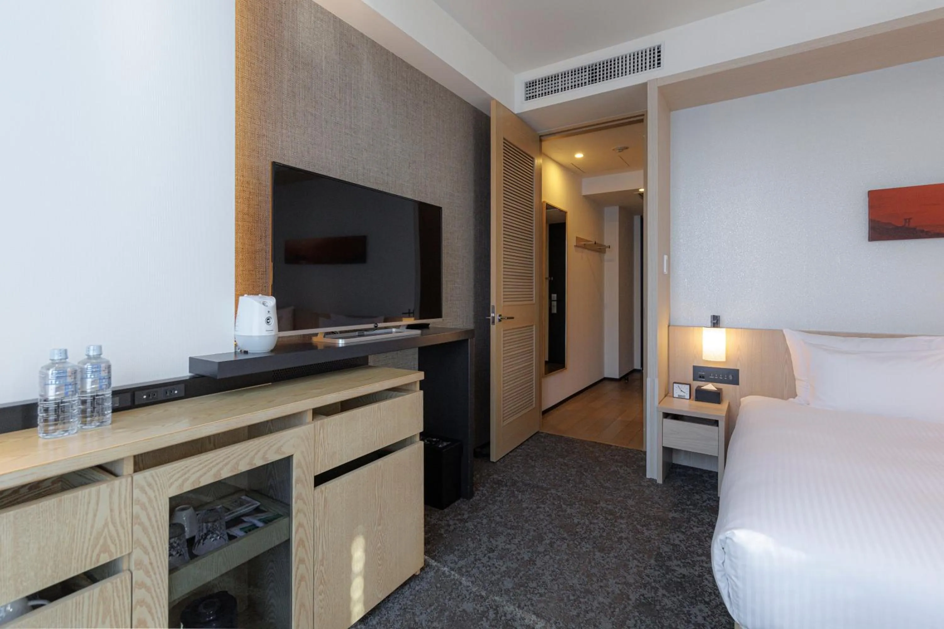 Decorative detail, Bed in JR Kyushu Hotel Blossom Shinjuku