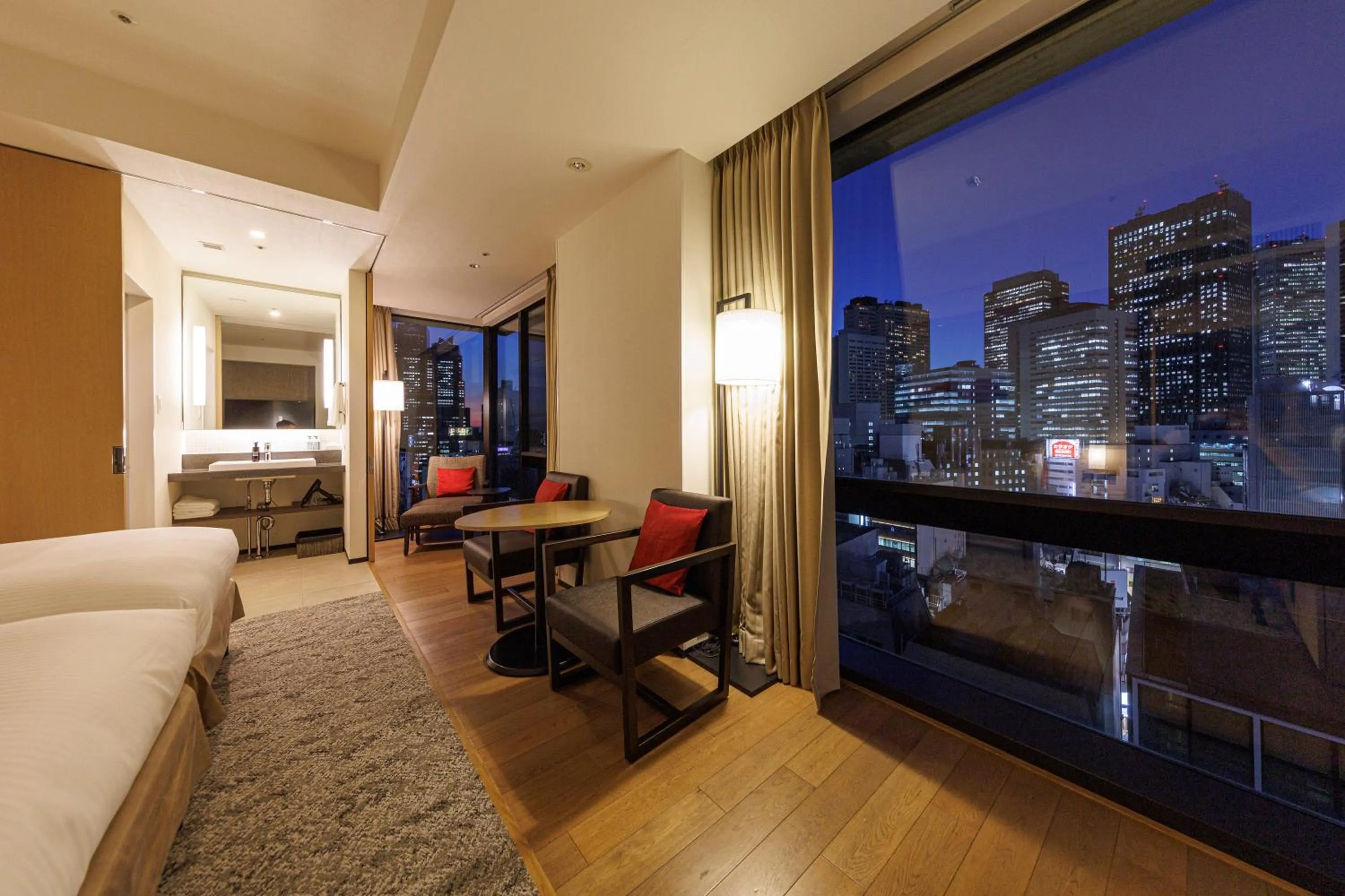 View (from property/room), Bed in JR Kyushu Hotel Blossom Shinjuku