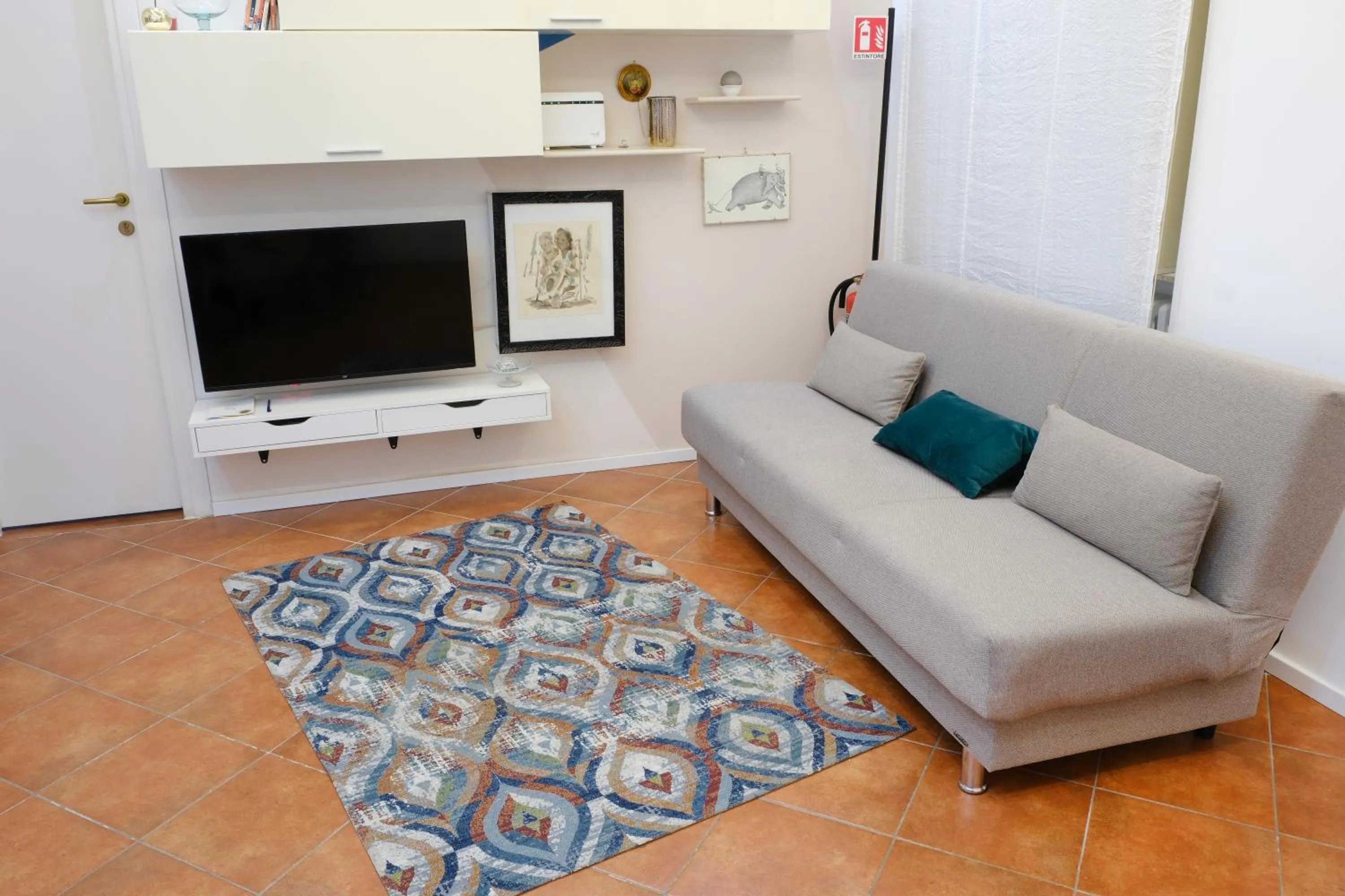 TV and multimedia in Domus Chiara al Colosseo