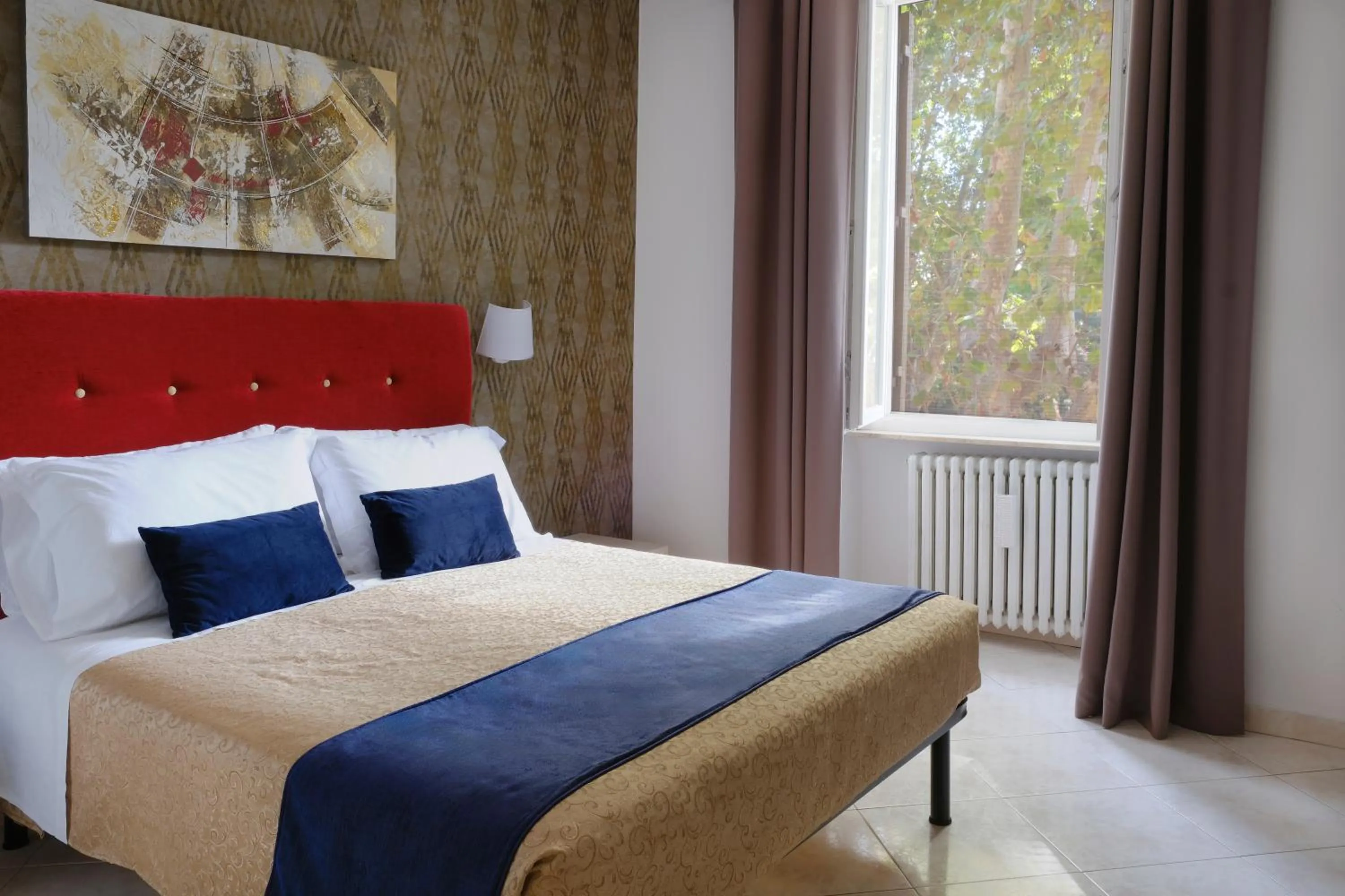 Bedroom, Bed in Domus Chiara al Colosseo