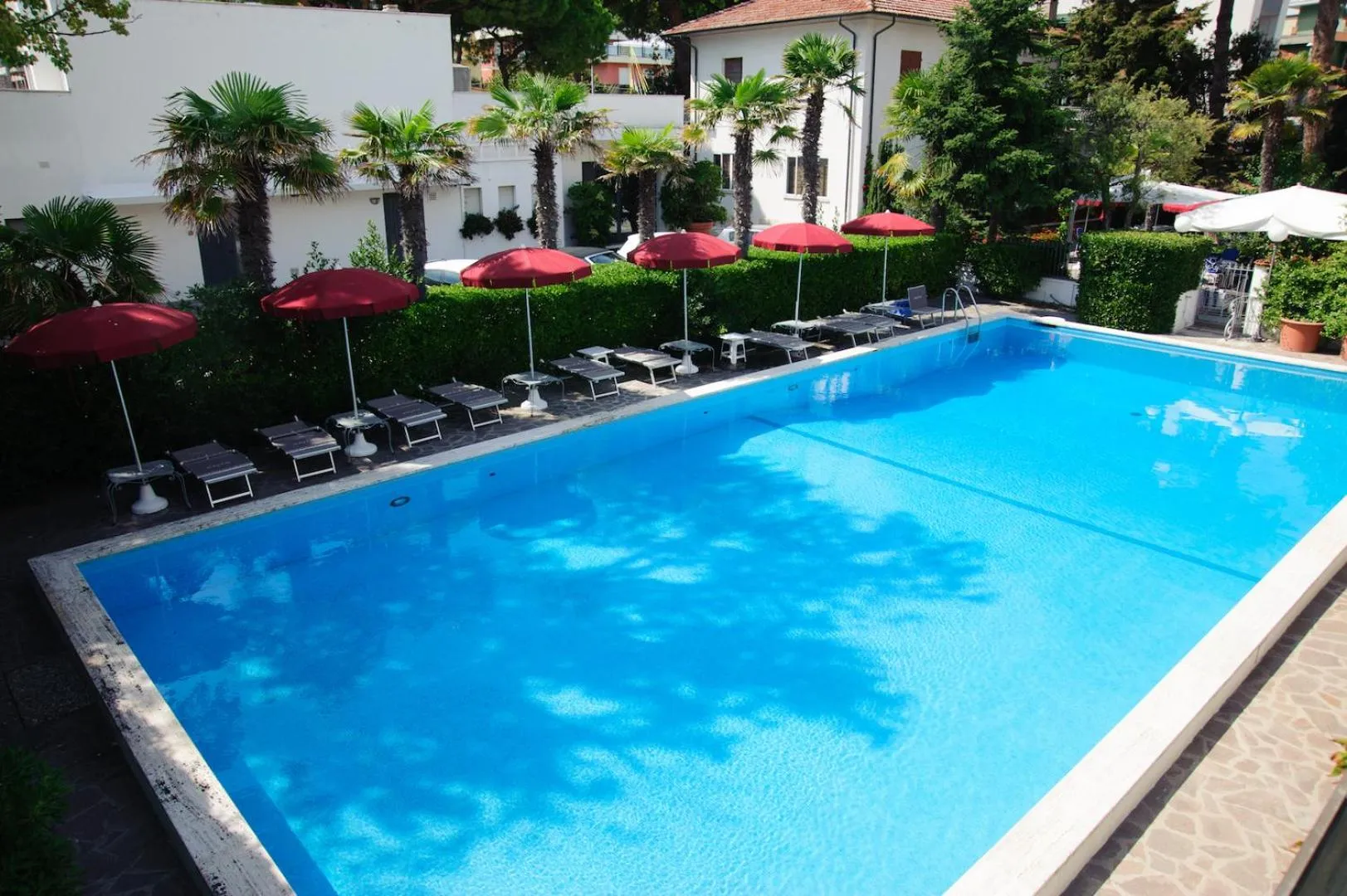 Pool view in Hotel Nautic B&B