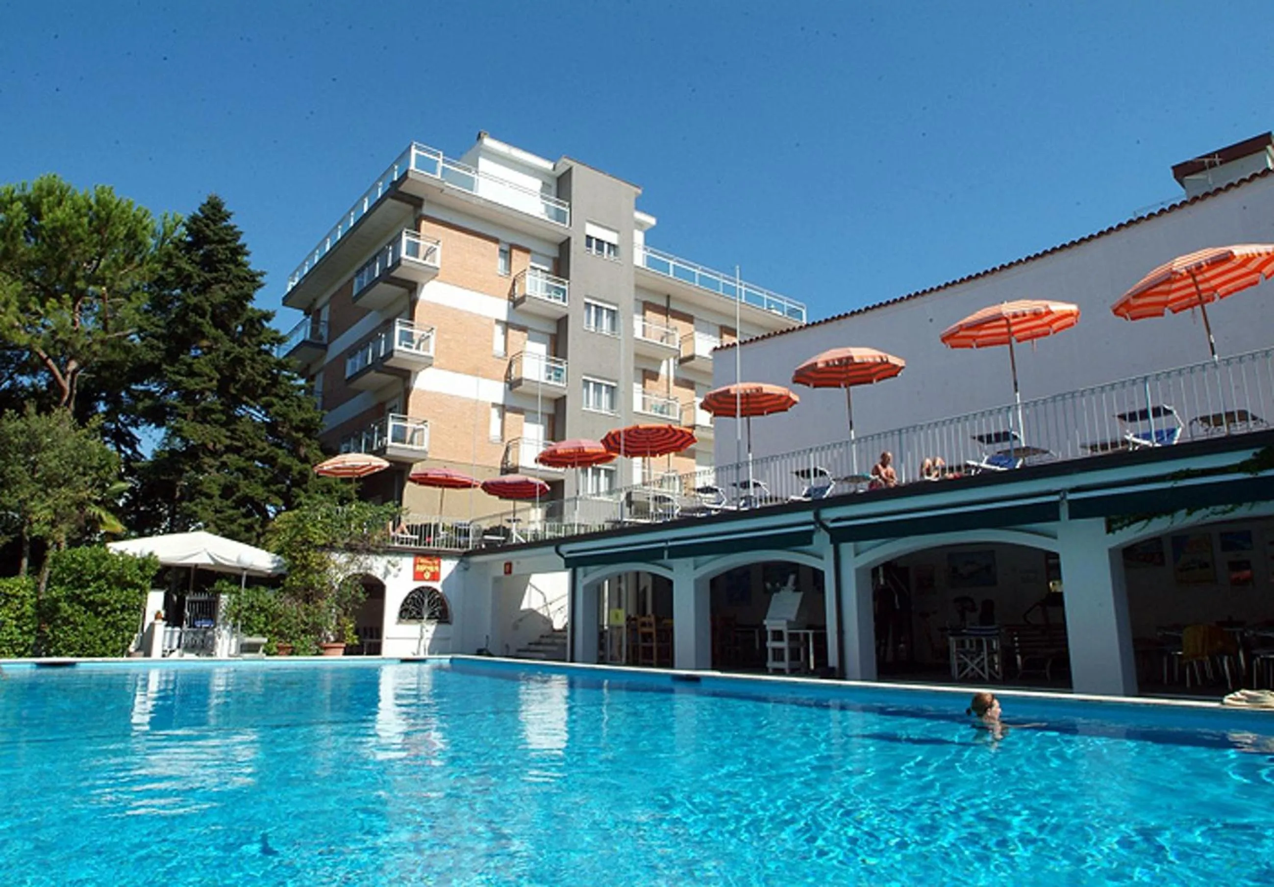 Swimming pool in Hotel Nautic B&B
