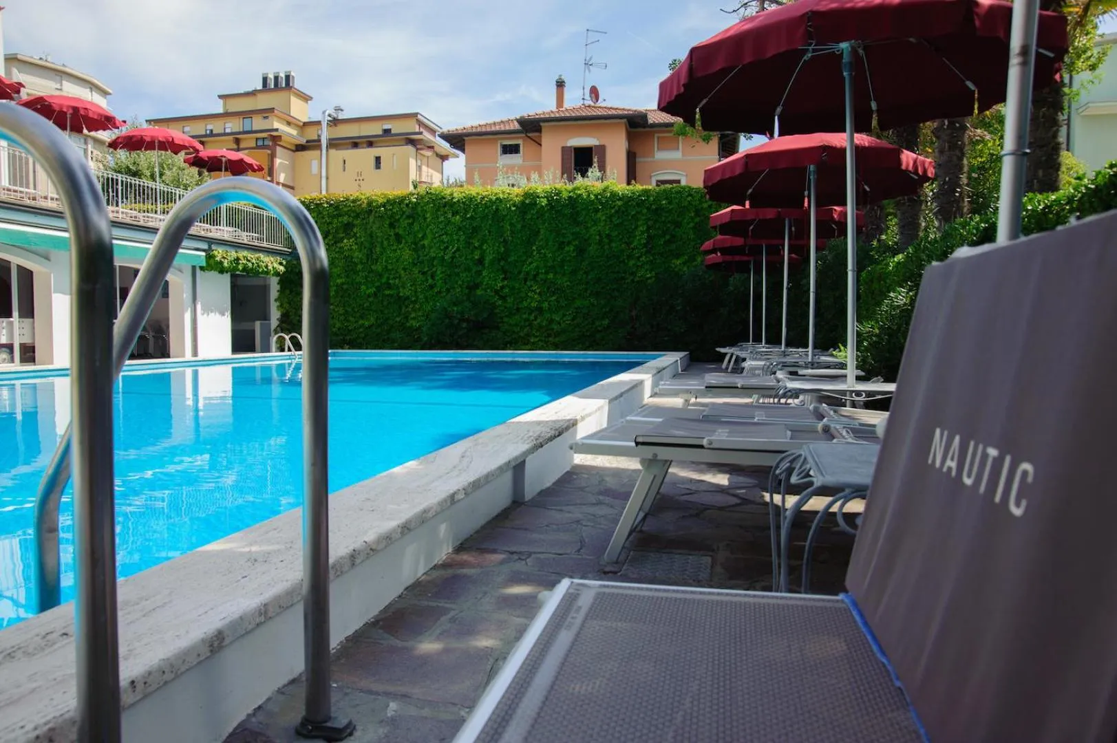 Pool view in Hotel Nautic B&B