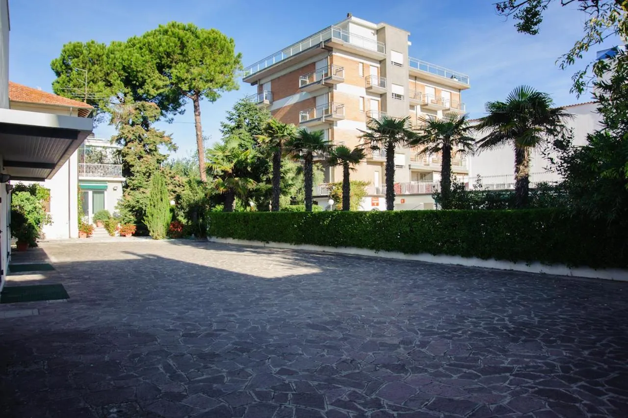 Garden view in Hotel Nautic B&B