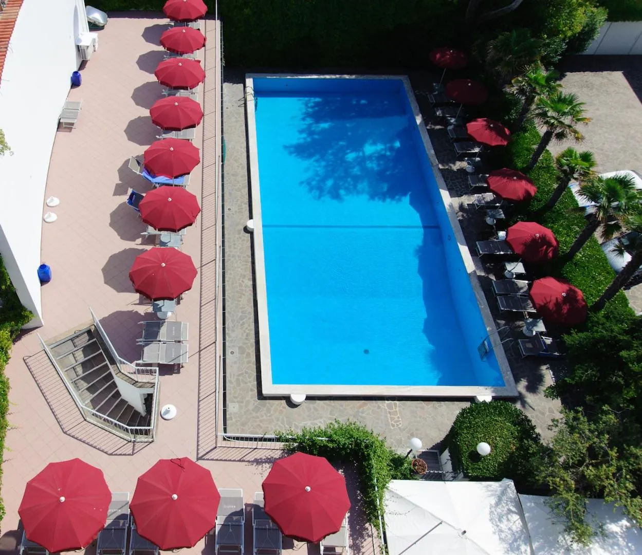 Pool view in Hotel Nautic B&B