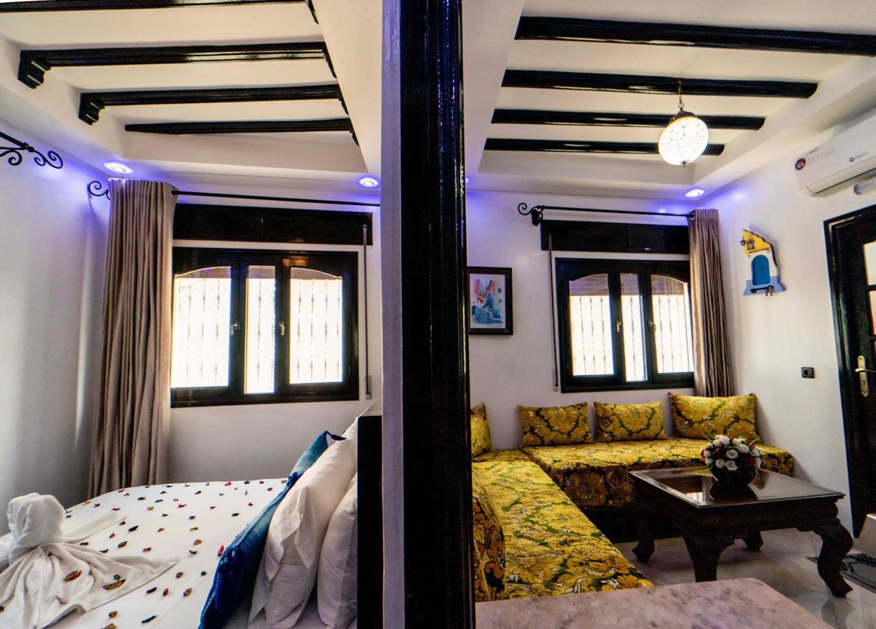 Property building, Bed in Maison d'hôtes Afassi