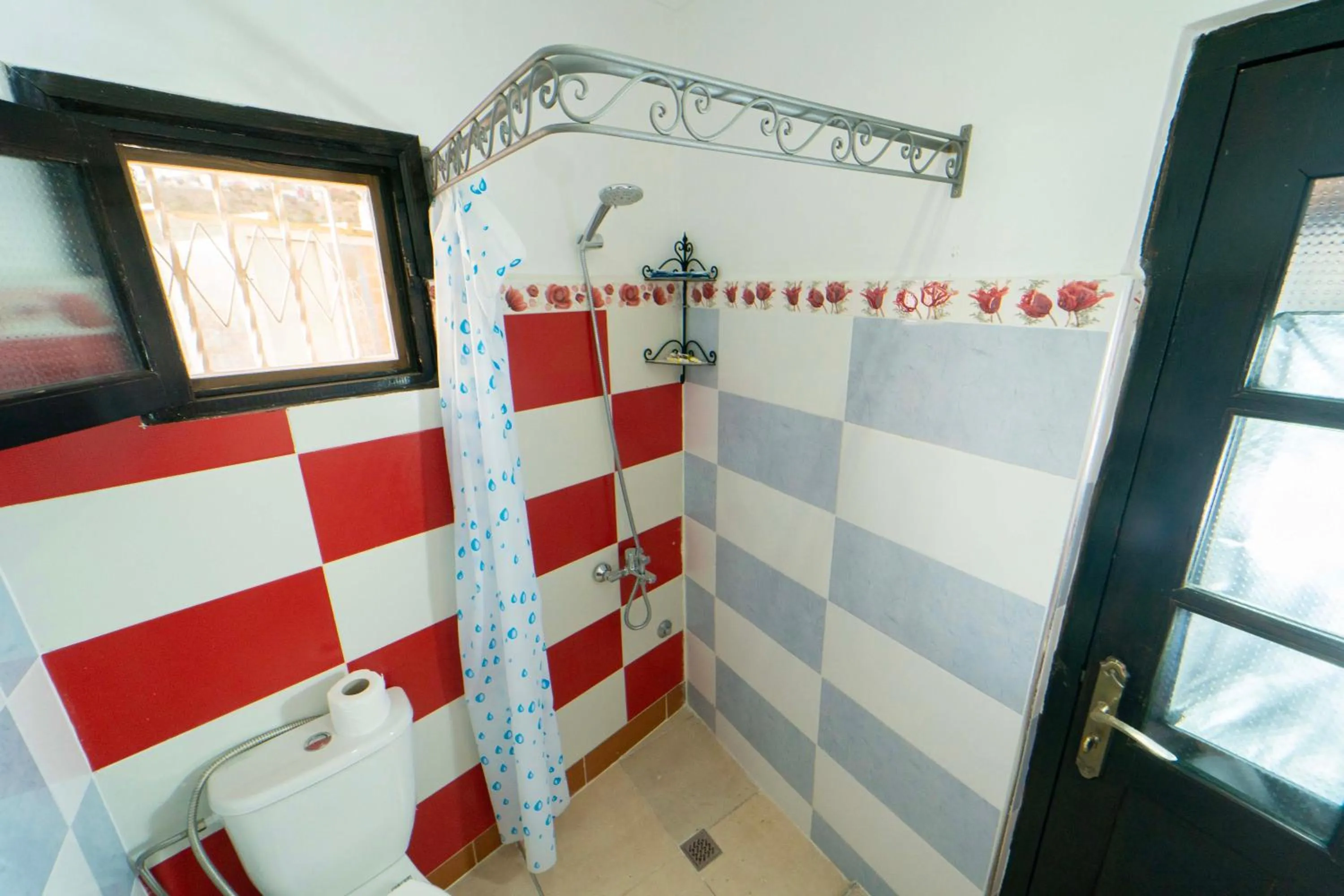 Shower in Maison d'hôtes Afassi