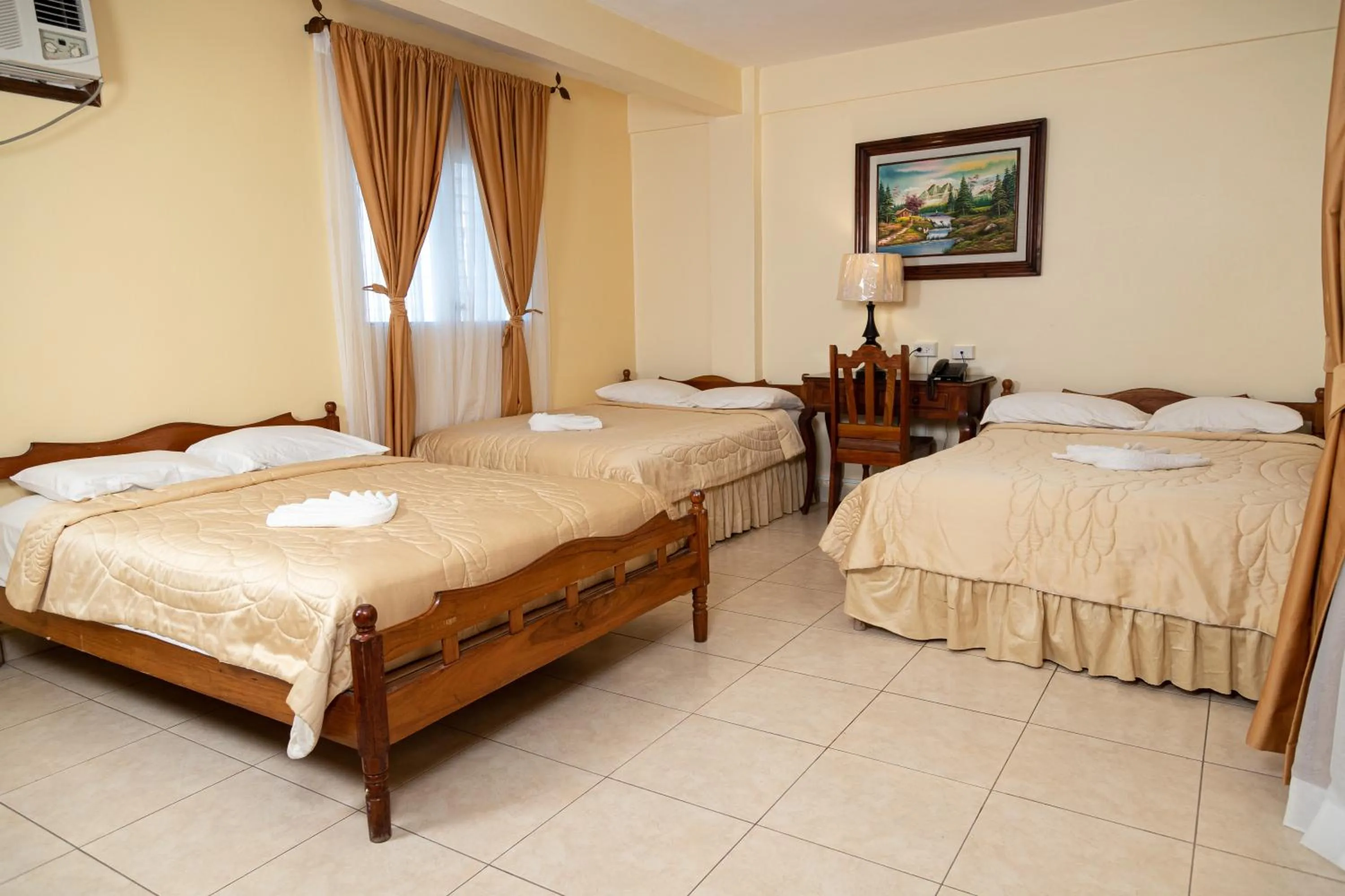 Photo of the whole room in Hotel Internacional Palmerola