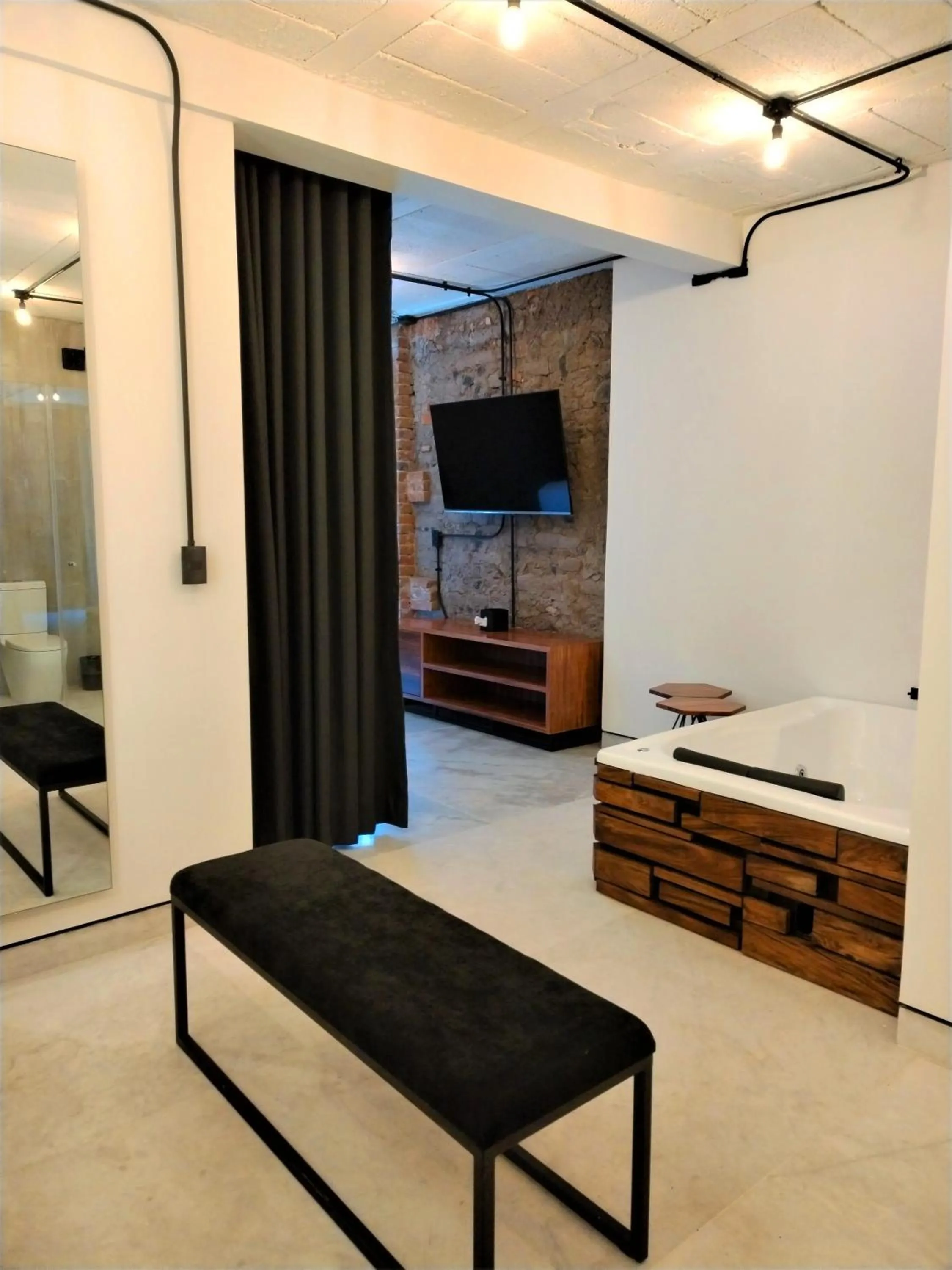 TV and multimedia in Hotel Tila