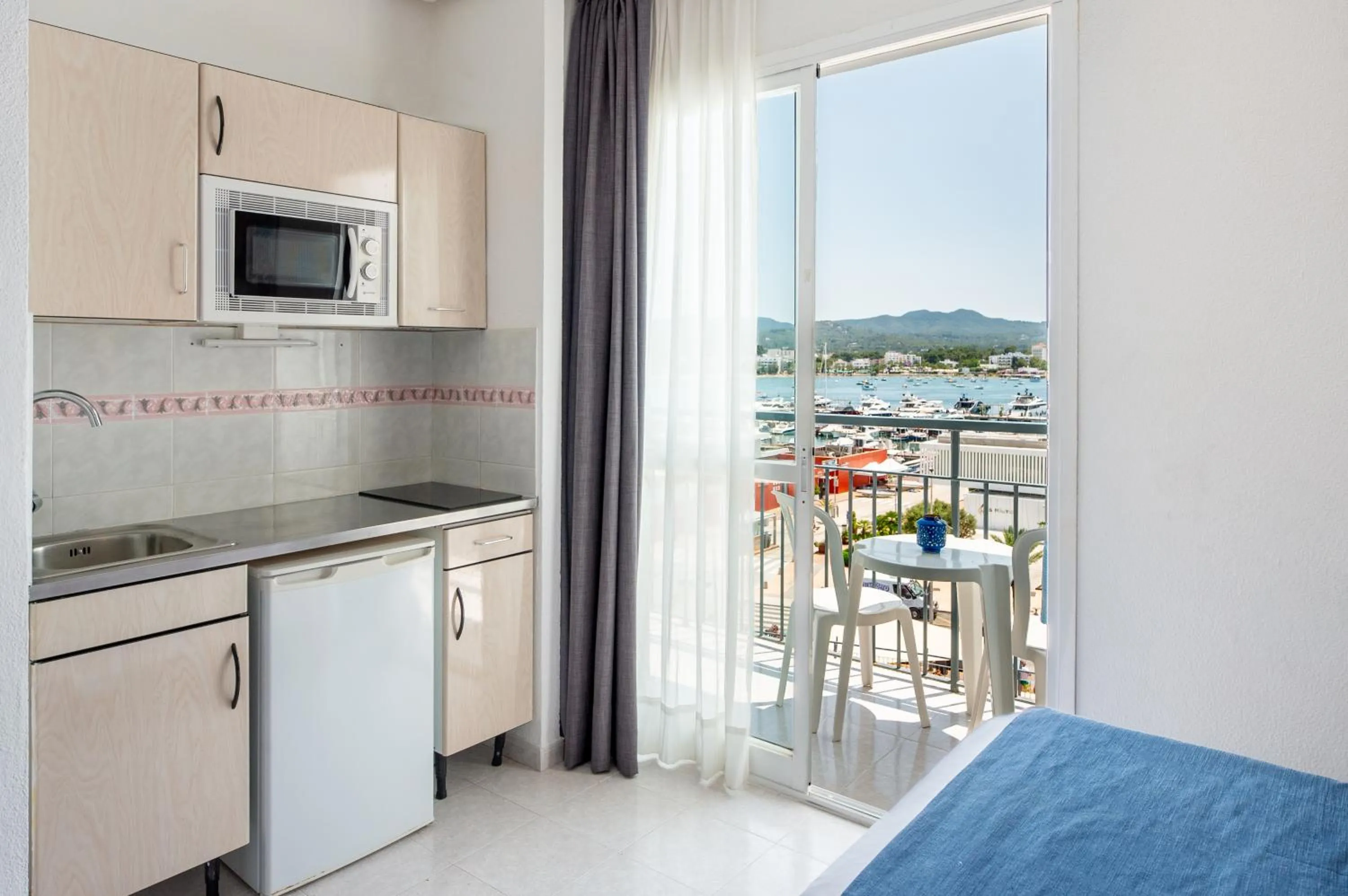 Kitchen or kitchenette in Aparthotel Vibra del Mar - Adults only
