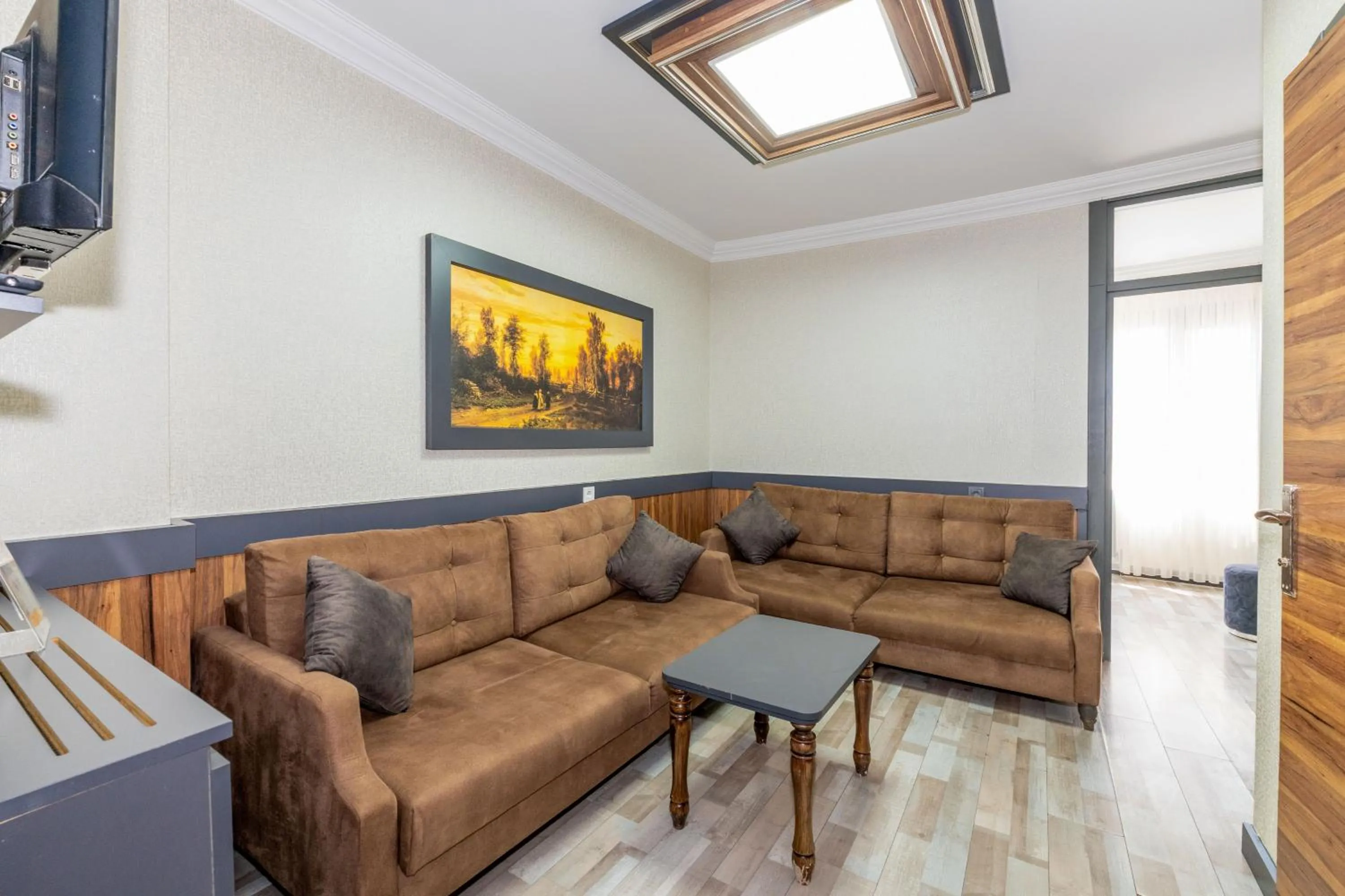 TV and multimedia in La Serena Taxim Hotel