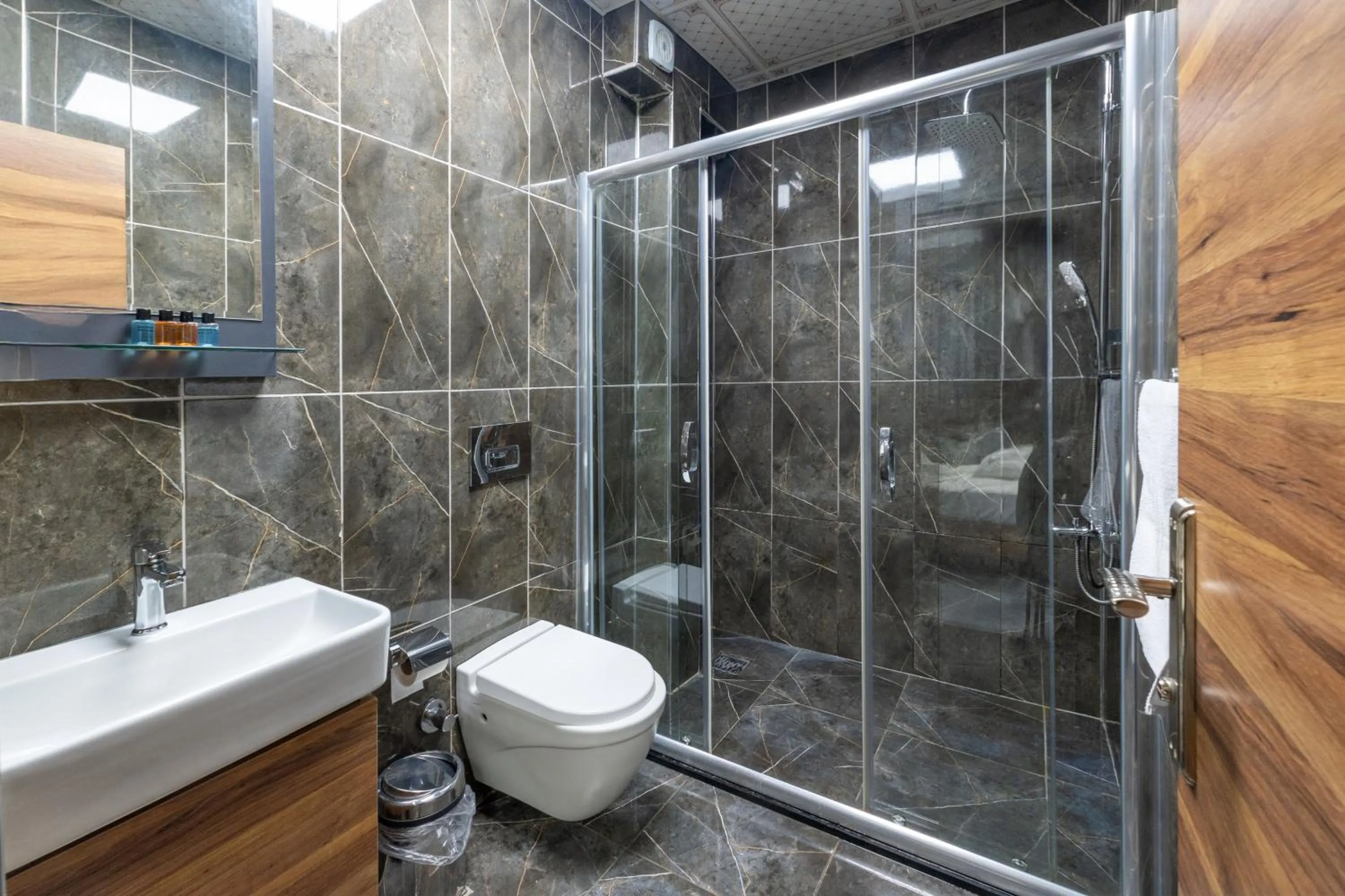 Shower in La Serena Taxim Hotel