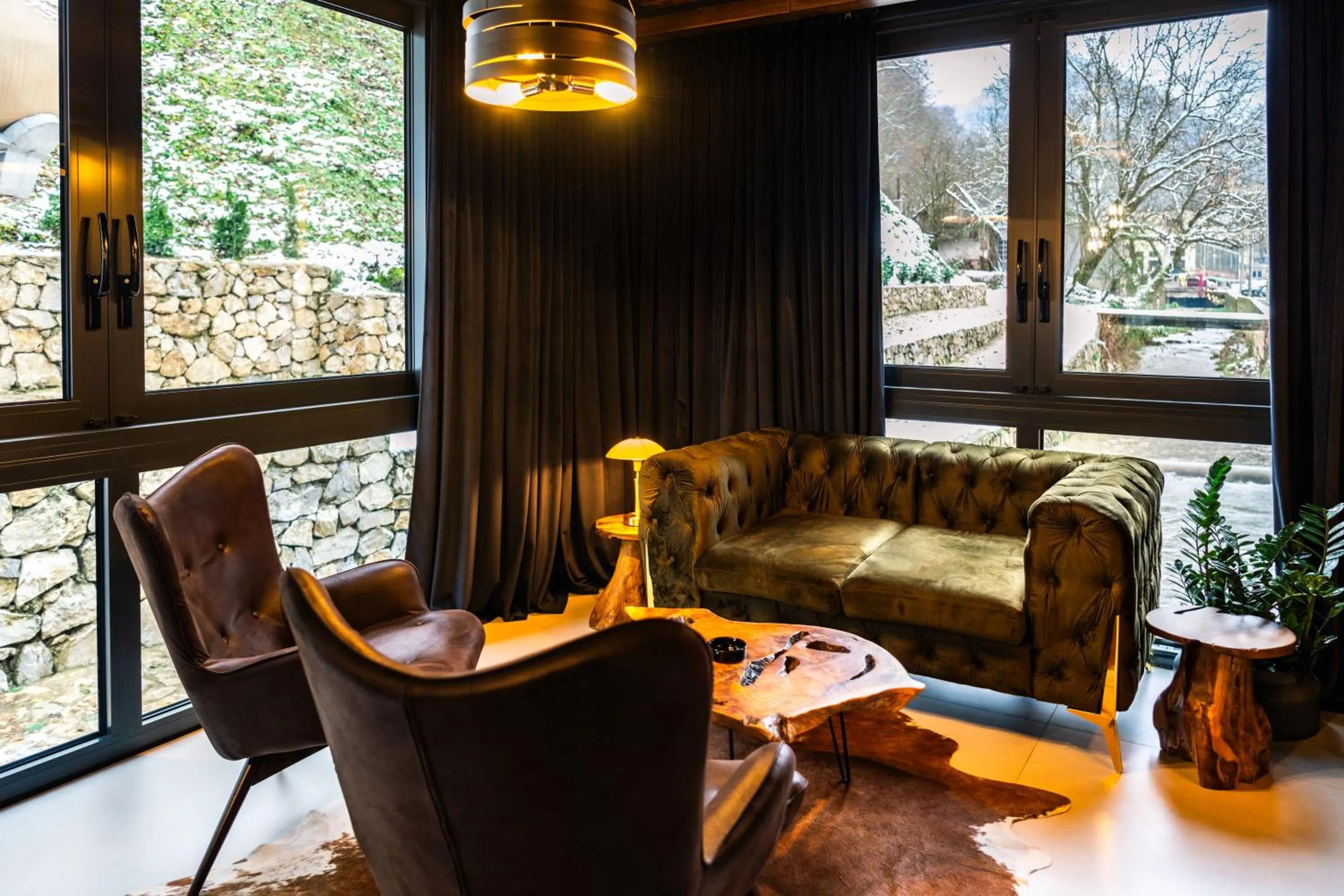 Restaurant/places to eat in Hotel Adriale