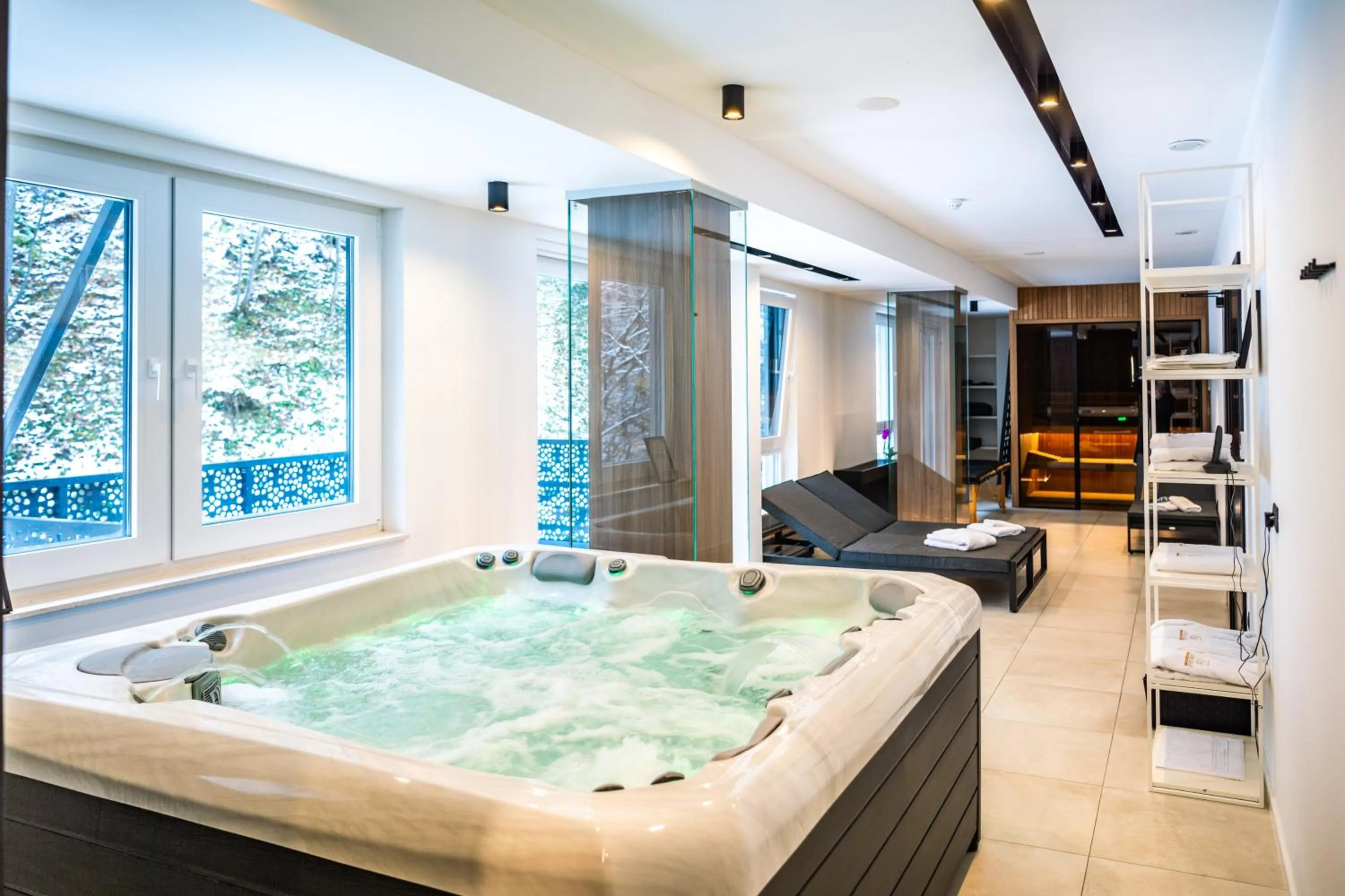 Hot Tub in Hotel Adriale