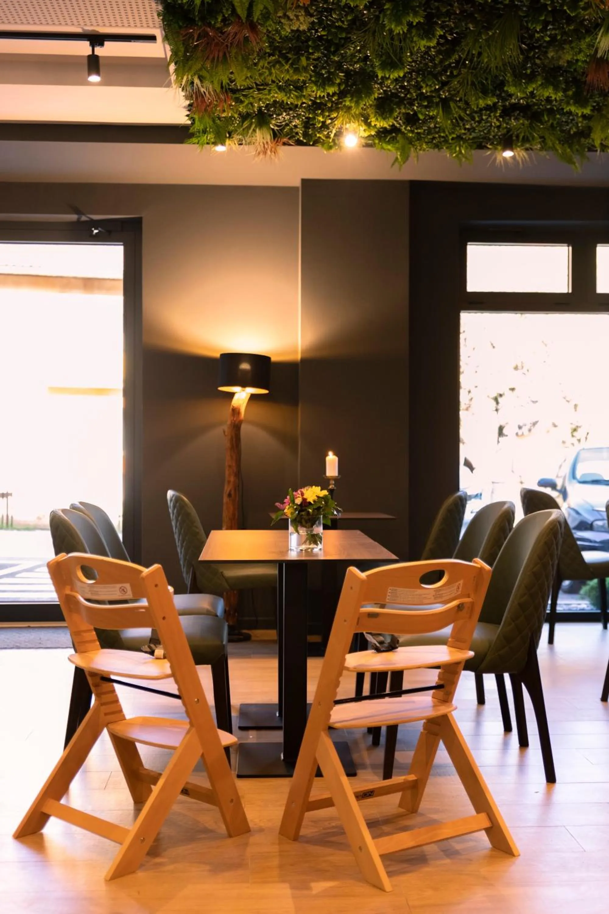 Restaurant/places to eat in Hotel Adriale