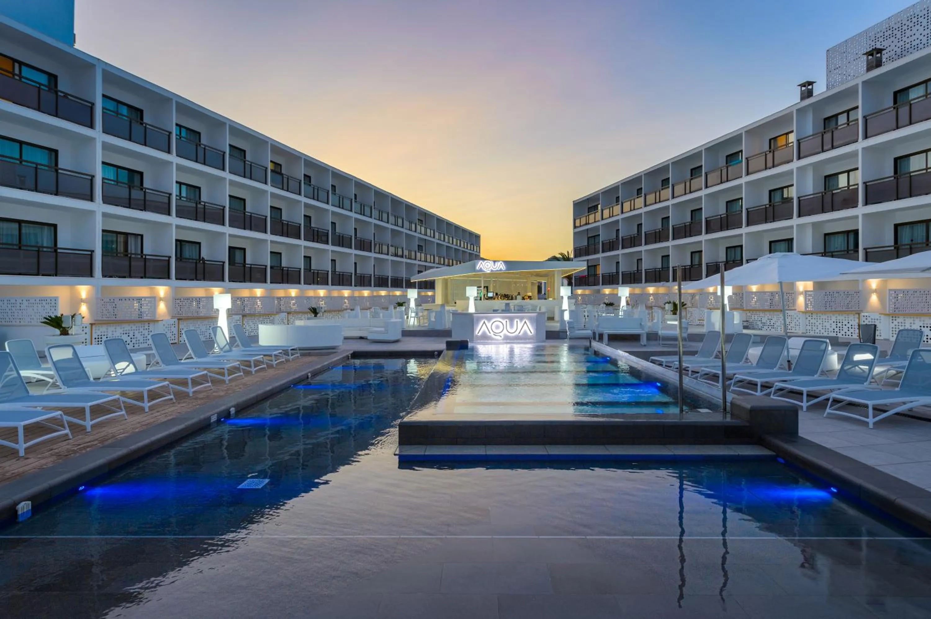 Swimming pool in Hotel Vibra Mare Nostrum