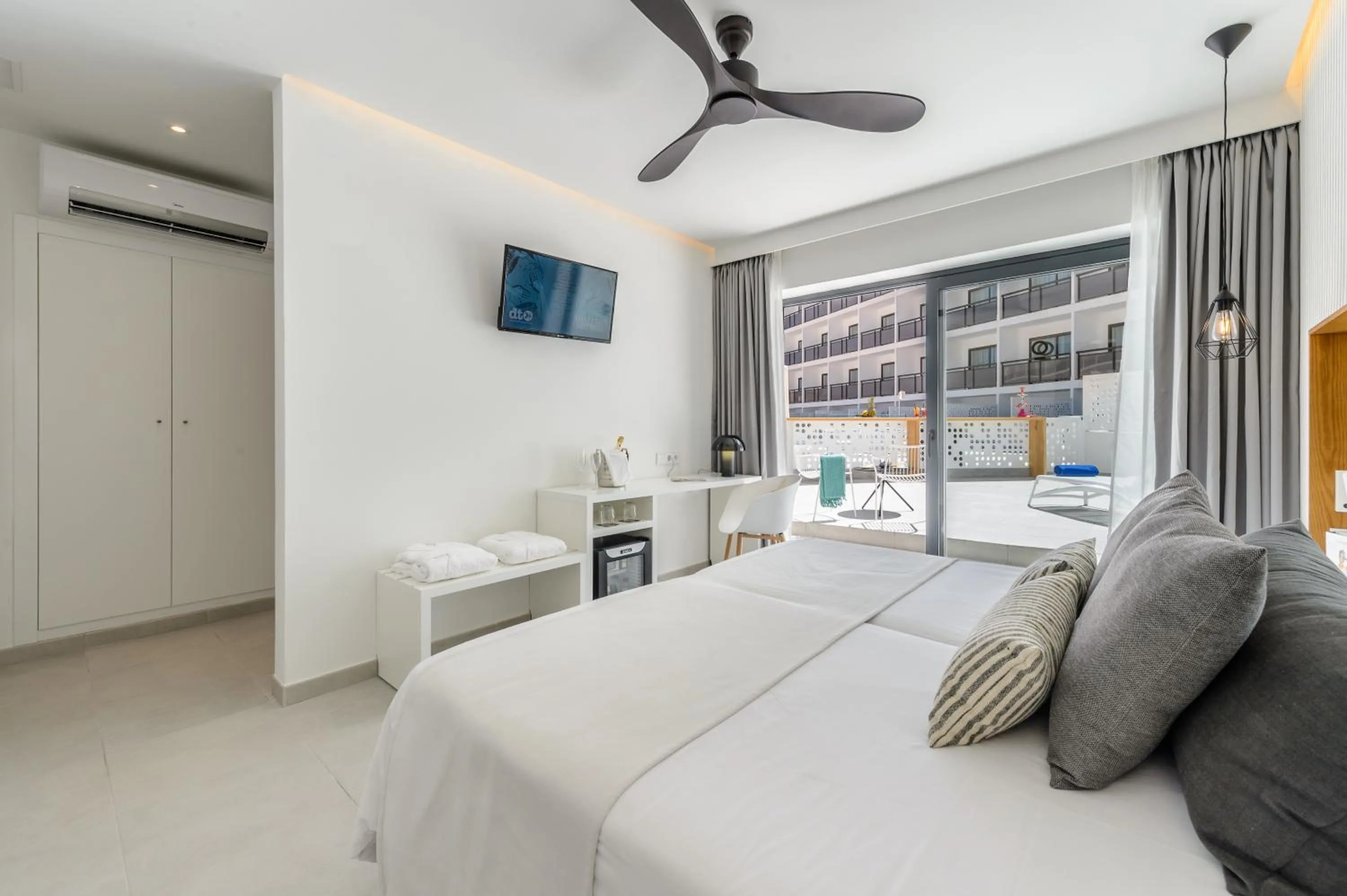 TV and multimedia, Bed in Hotel Vibra Mare Nostrum