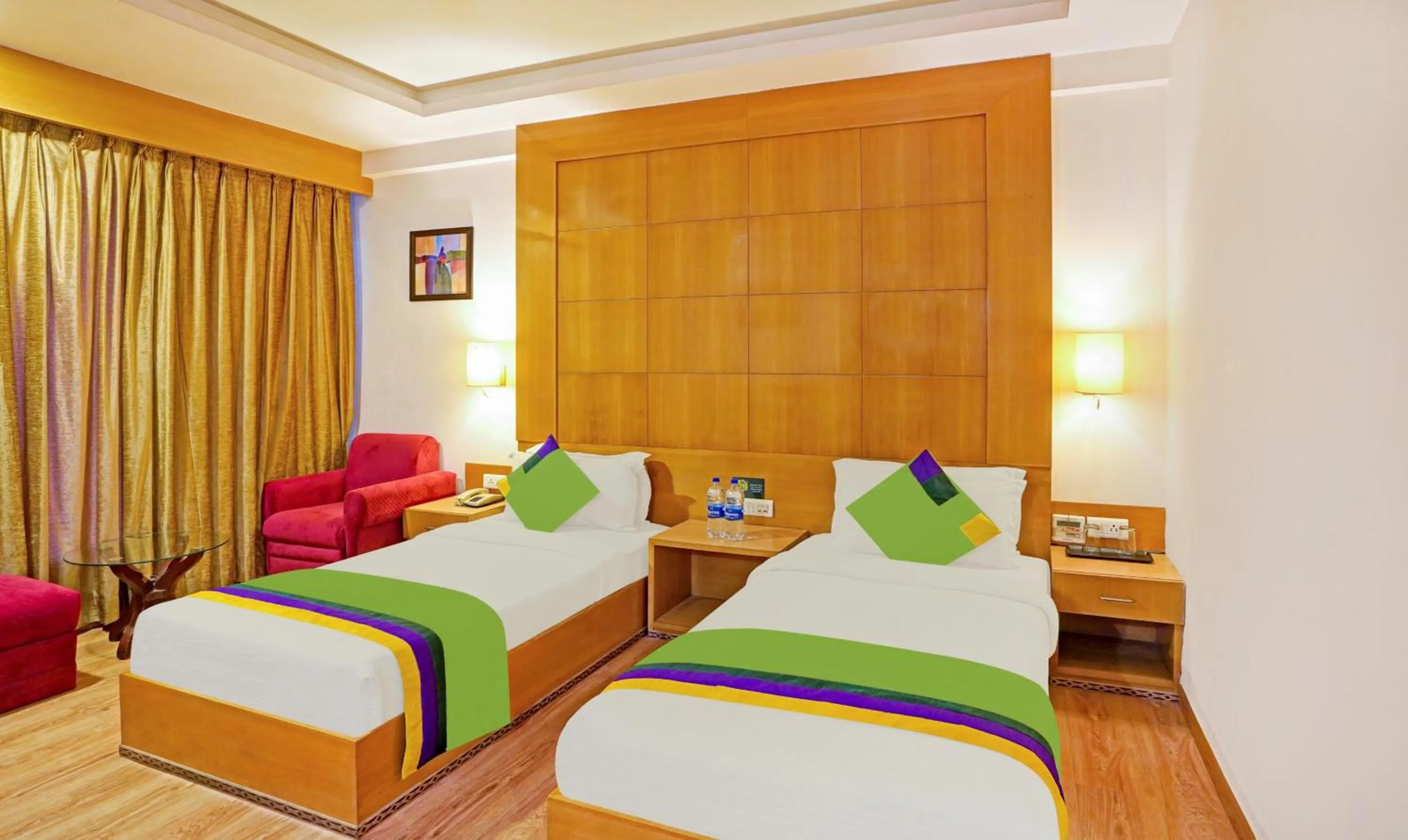 Deluxe Double Room - single occupancy in Treebo The Royal CM, 4 Km From City Palace