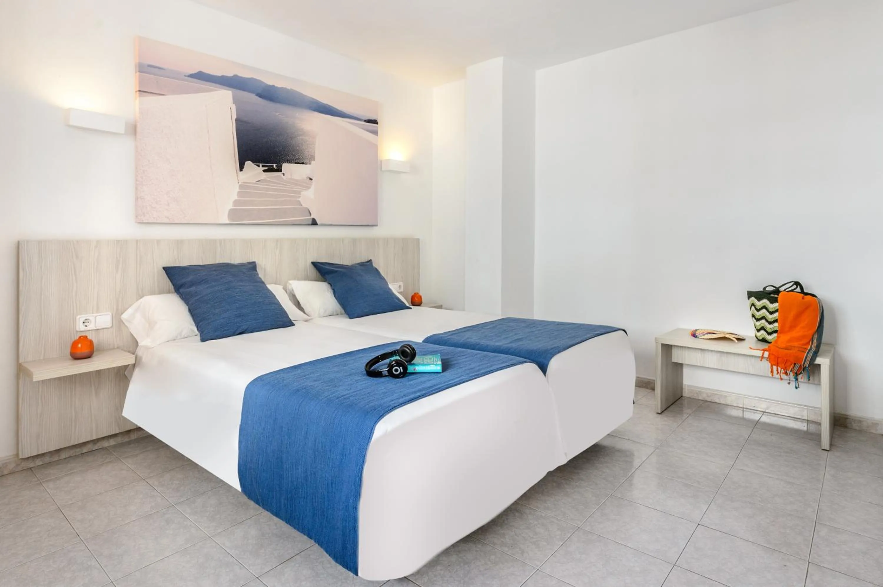 Bedroom, Bed in Apartamentos Vibra Panoramic