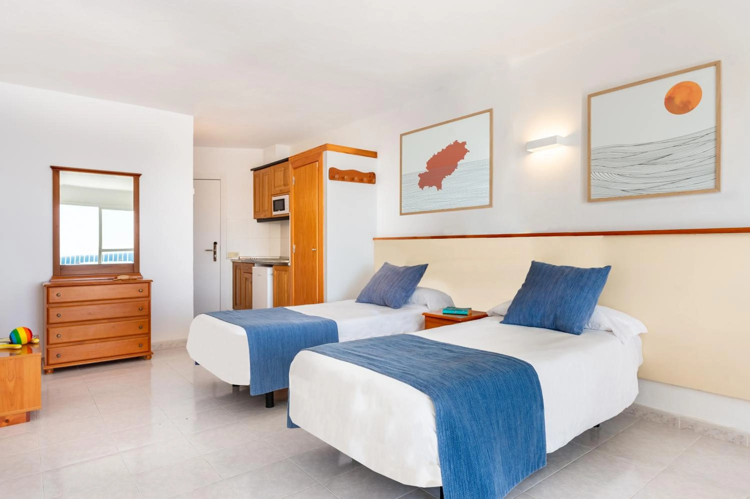 Photo of the whole room in Apartamentos Vibra Tropical Garden