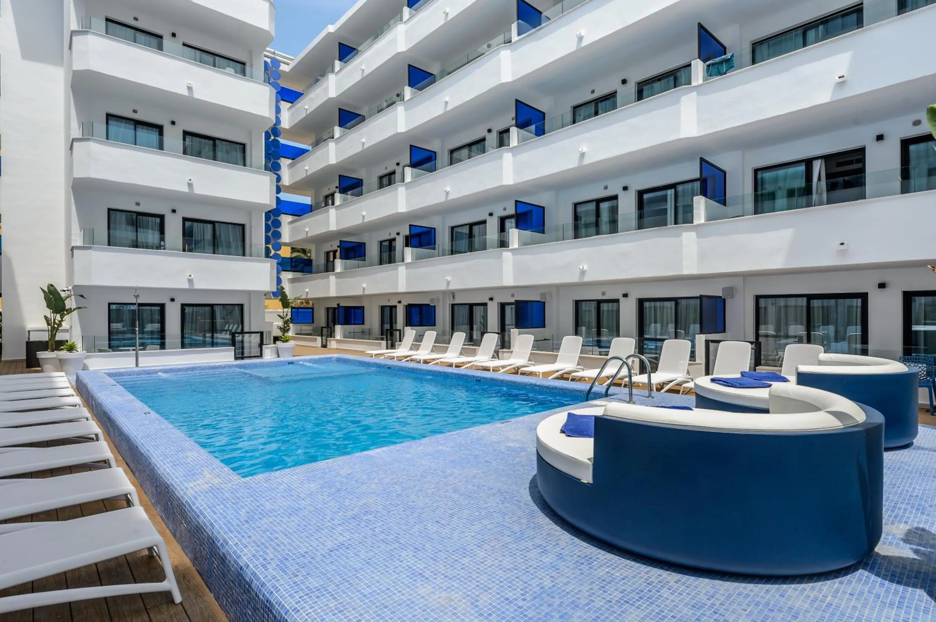 Swimming pool in Apartamentos Vibra Jabeque Blue - Adults only -New Opening 2025