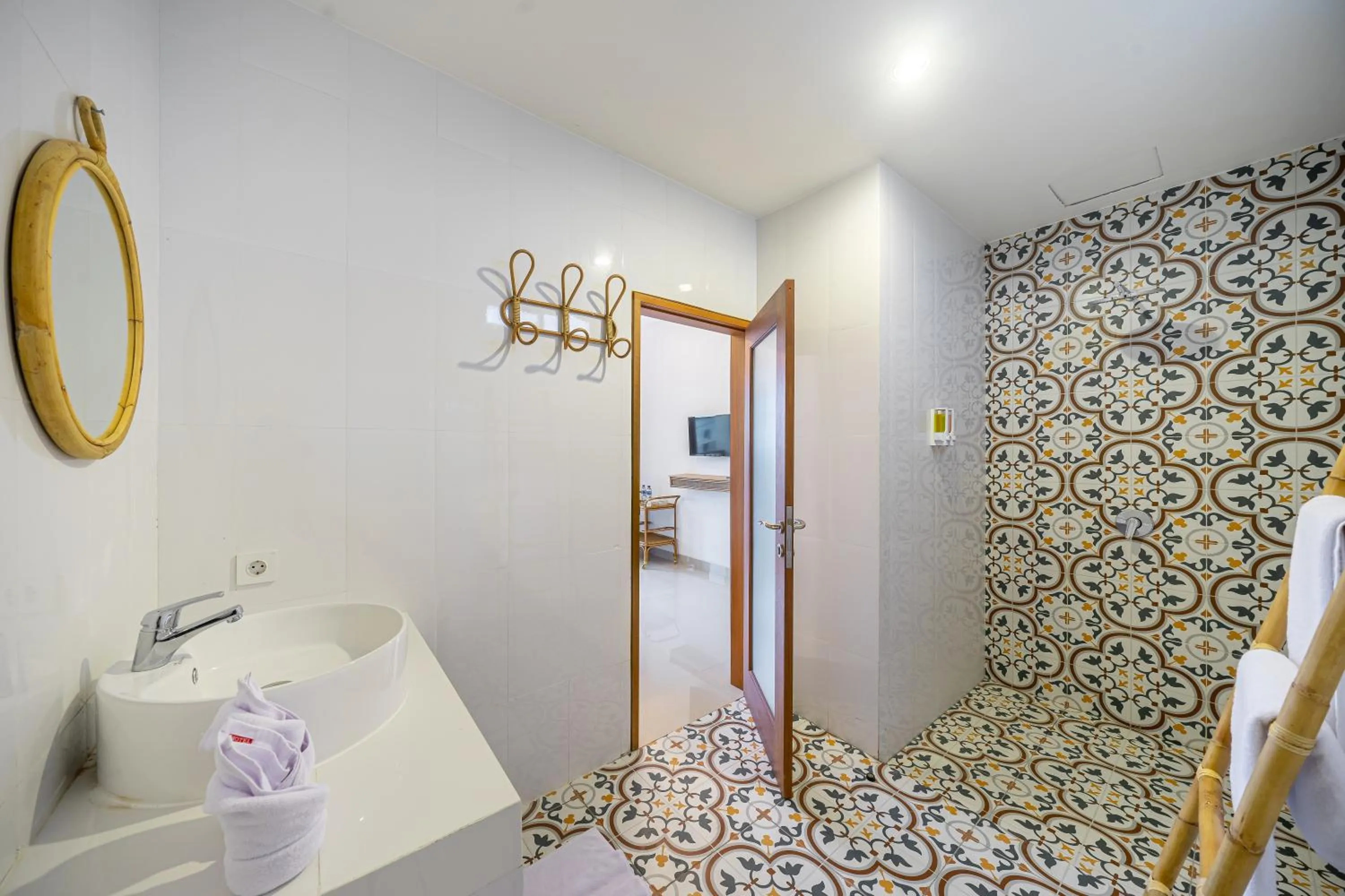 Shower in Kasmaran Bali Guest House