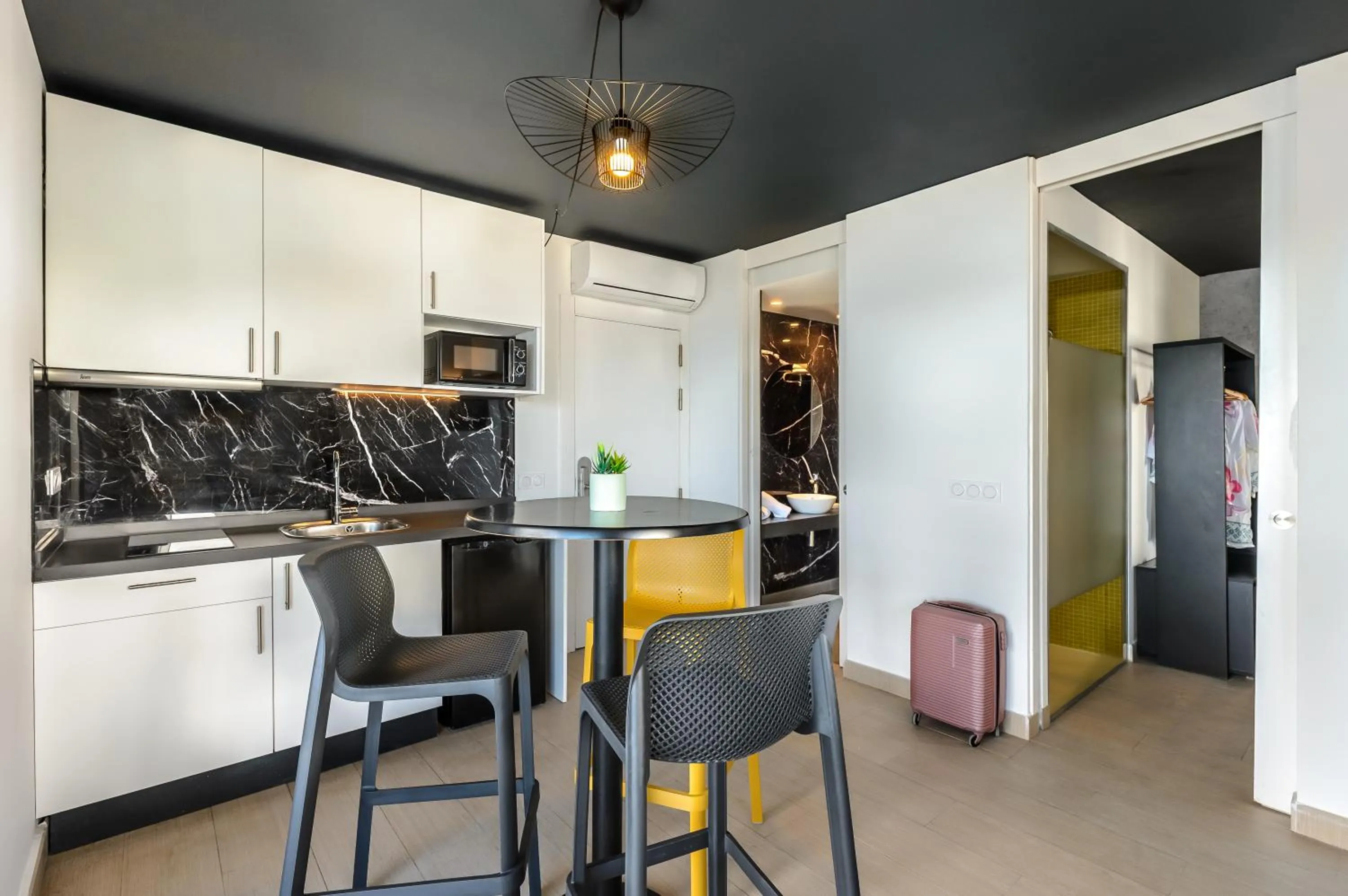 Kitchen or kitchenette in Apartamentos Vibra Jabeque Dreams