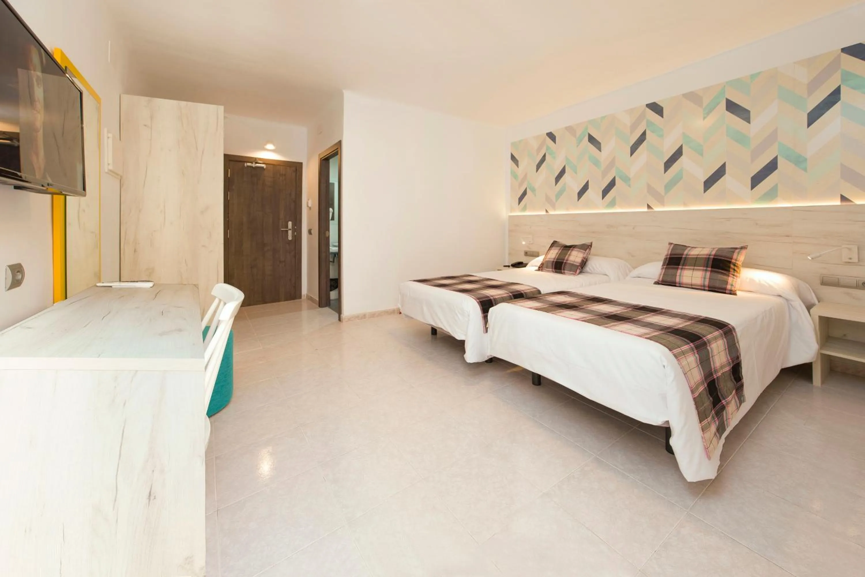 Photo of the whole room, Bed in Hotel Vibra Lei Ibiza - Adults only