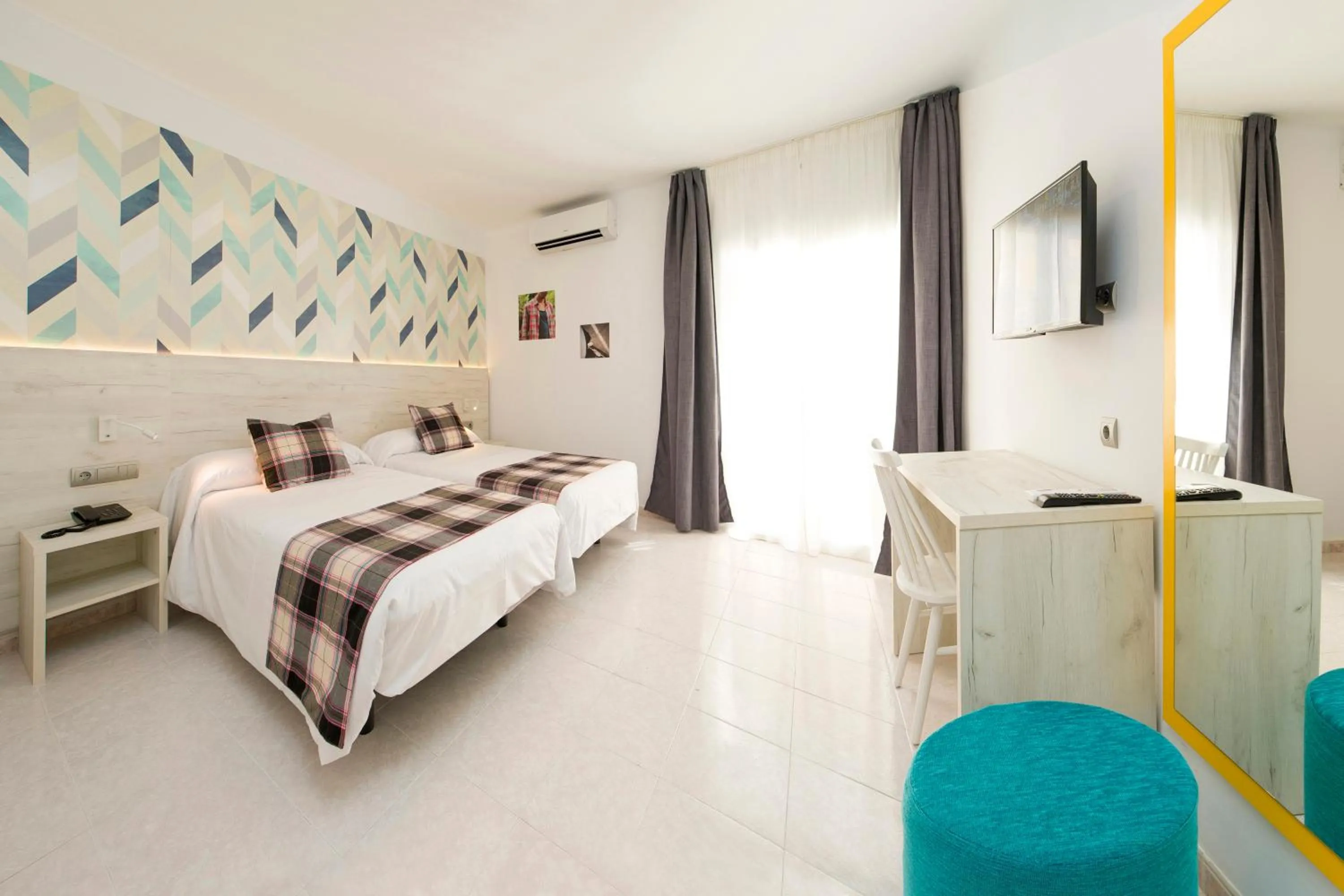 Photo of the whole room, Bed in Hotel Vibra Lei Ibiza - Adults only