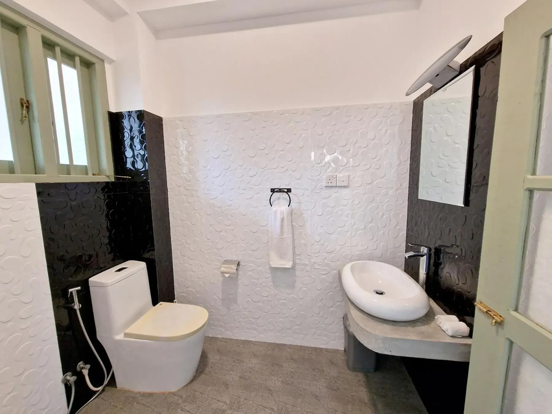 Deluxe King Room in Chill Hill Hikkaduwa Deluxe King Room in Chill Hill Hikkaduwa