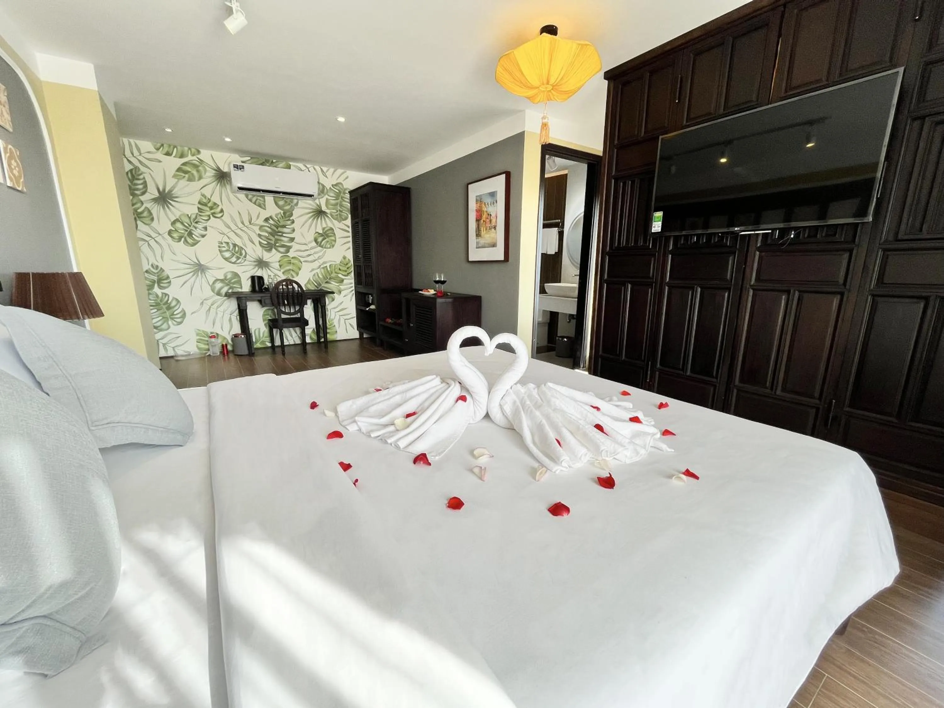 Bedroom, Bed in Hoianan Boutique Hotel