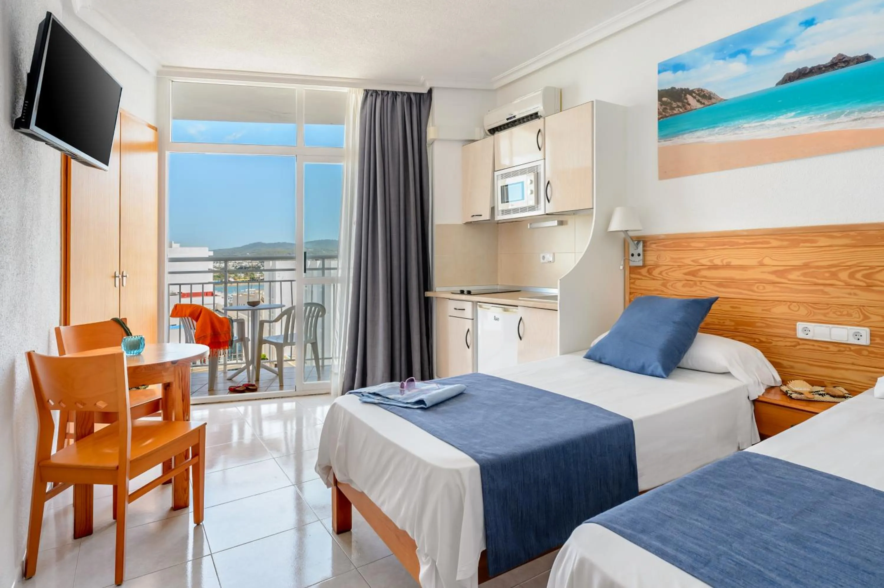 Photo of the whole room, Bed in Don Pepe