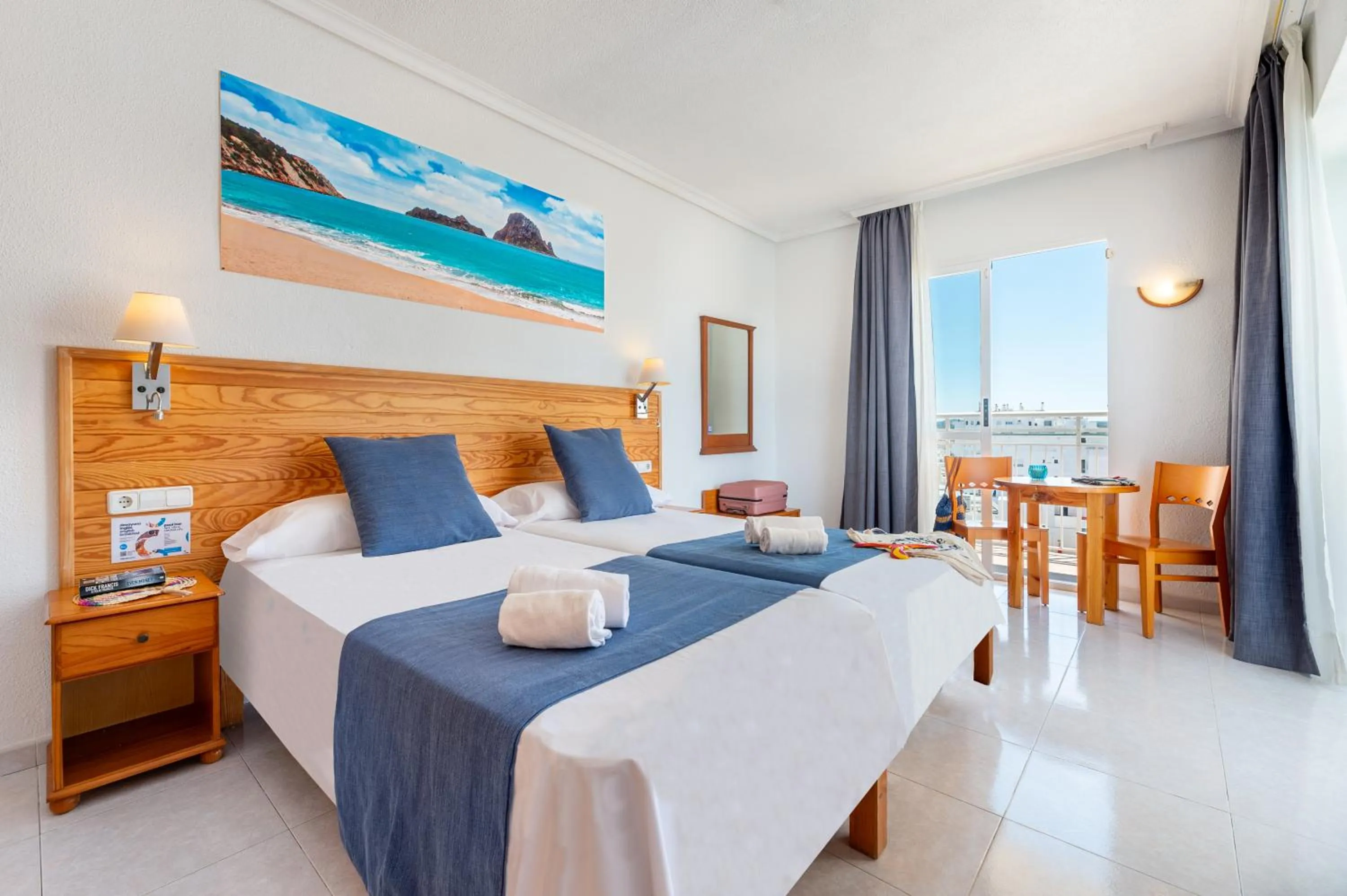 Photo of the whole room, Bed in Aparthotel Vibra Sanan - Adults only