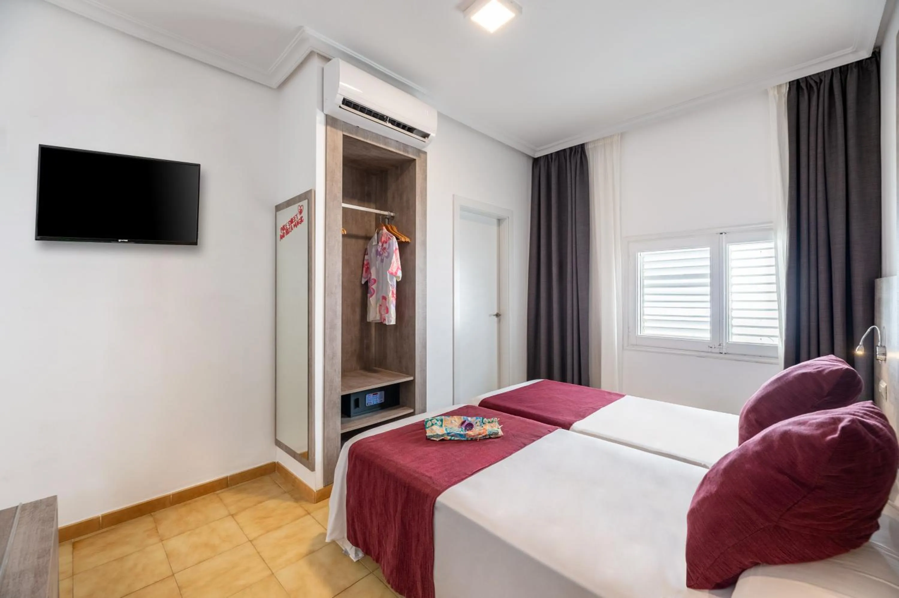 Photo of the whole room, Bed in Hotel Vibra Marco Polo II - Adults only