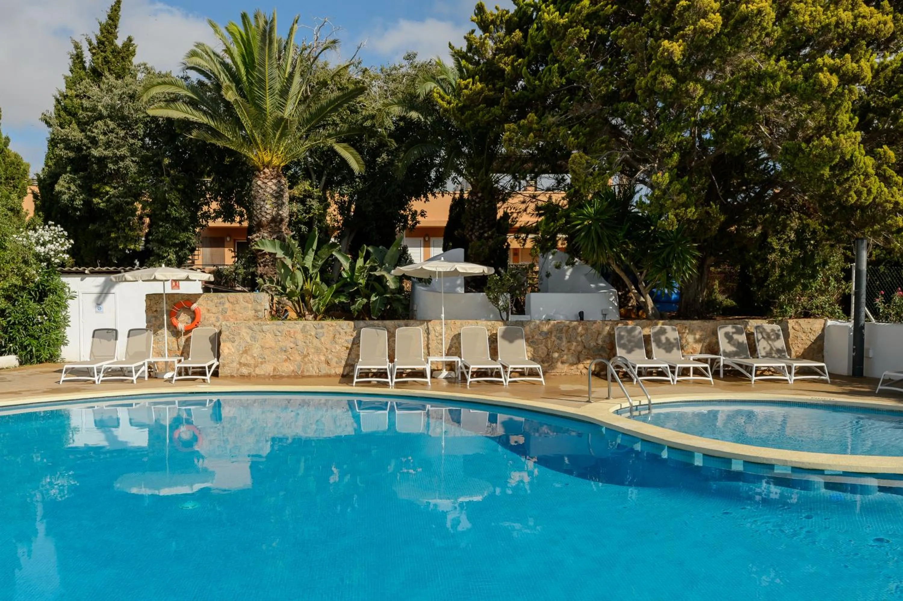 Swimming pool in Hotel Vibra Isola - Adults only