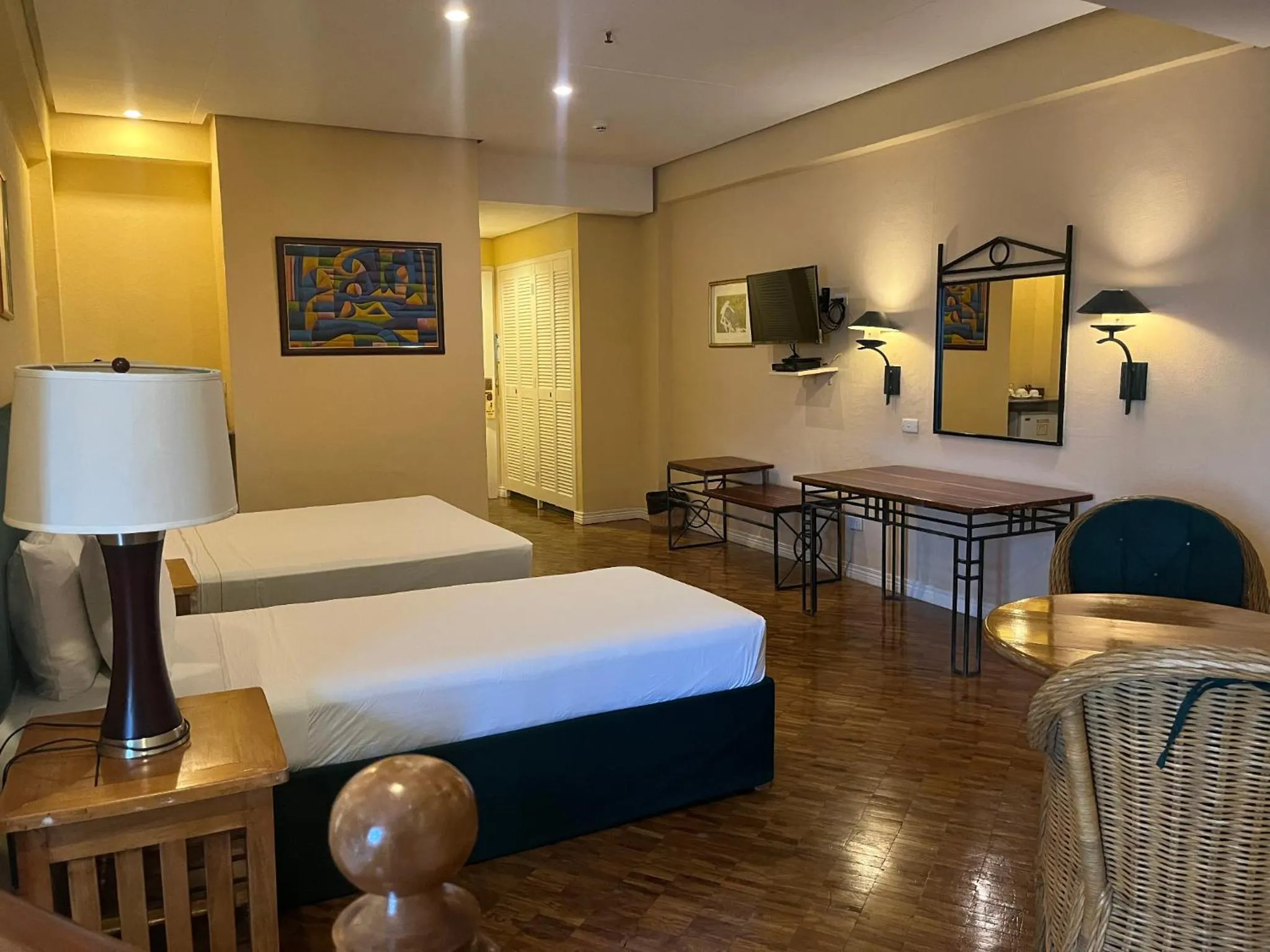 Photo of the whole room, Bed in Coco Grande Hotel