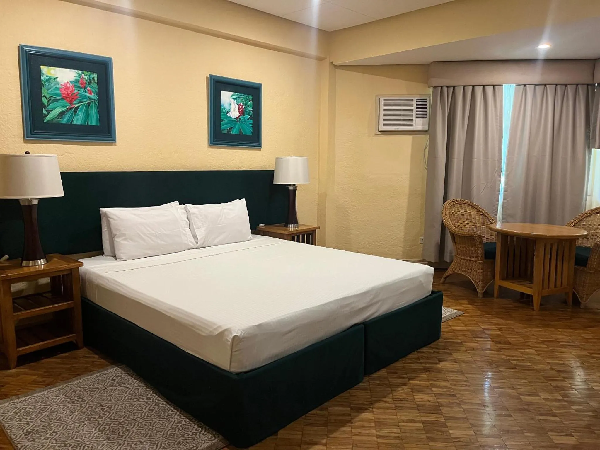 Bedroom, Bed in Coco Grande Hotel