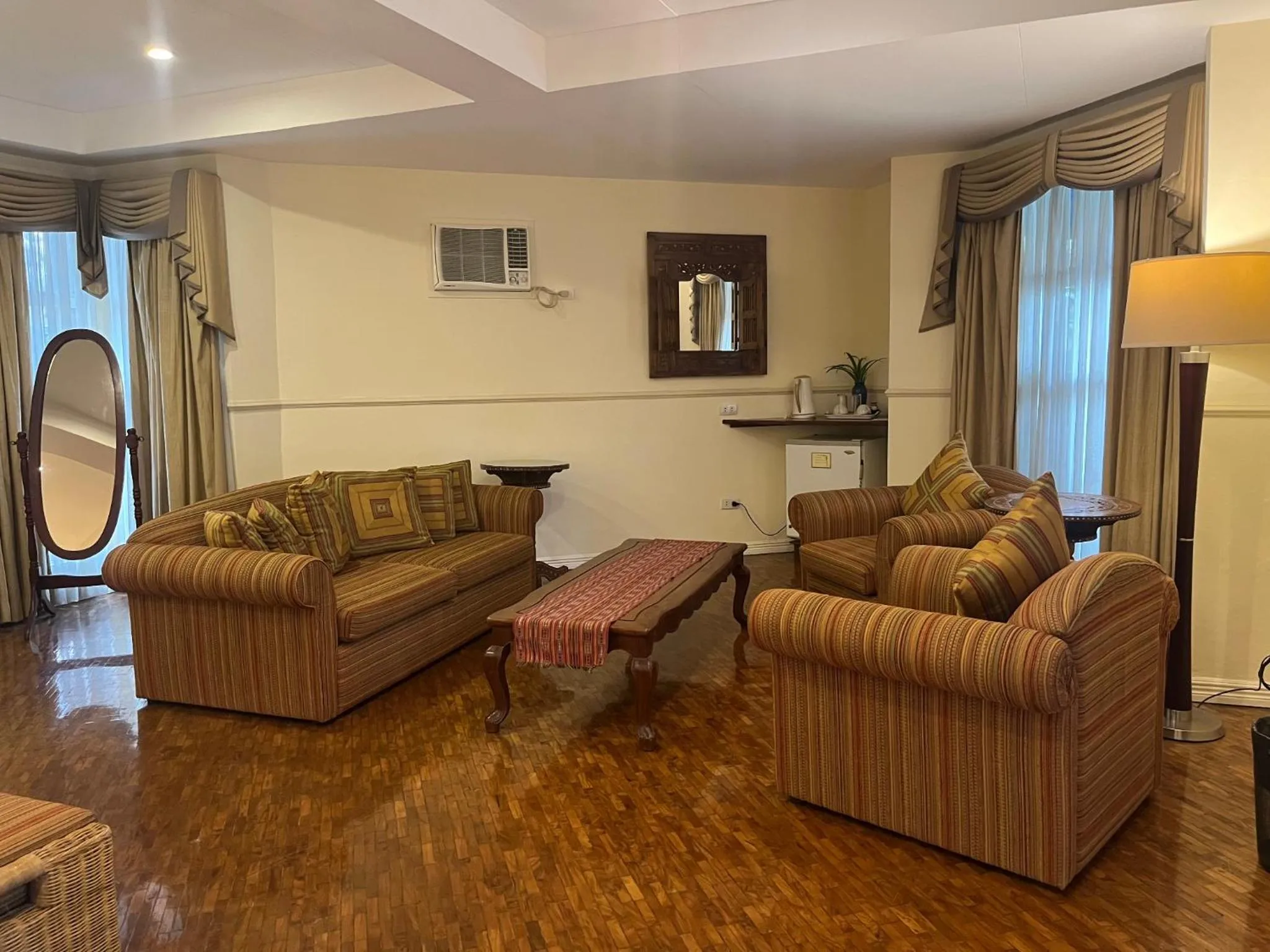 Living room in Coco Grande Hotel