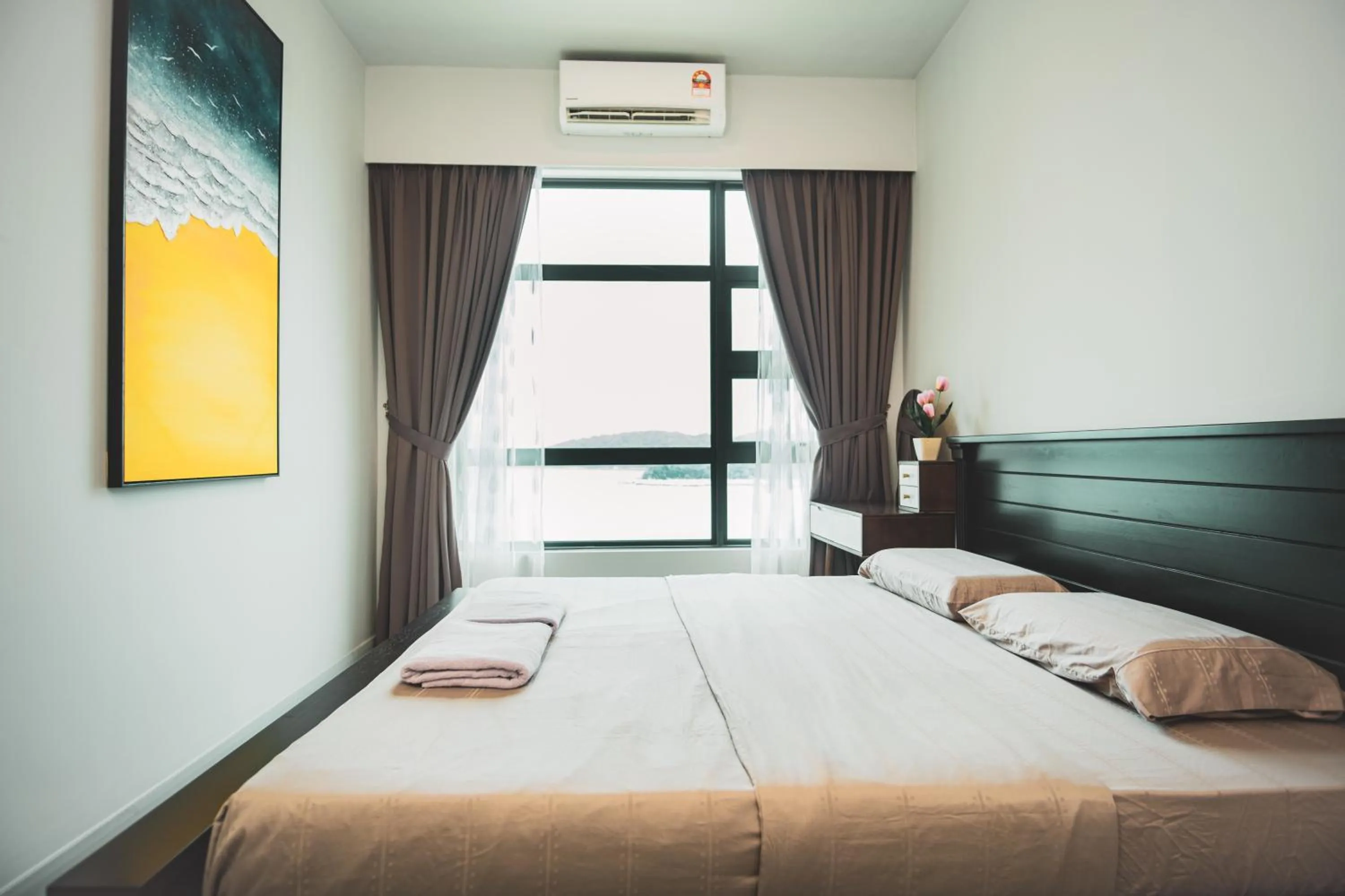 Bed in TF Sunset Ocean View Homestay - Jesselton Quay