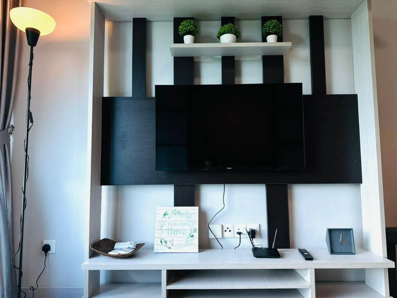 TV and multimedia in TF Sunset Ocean View Homestay - Jesselton Quay