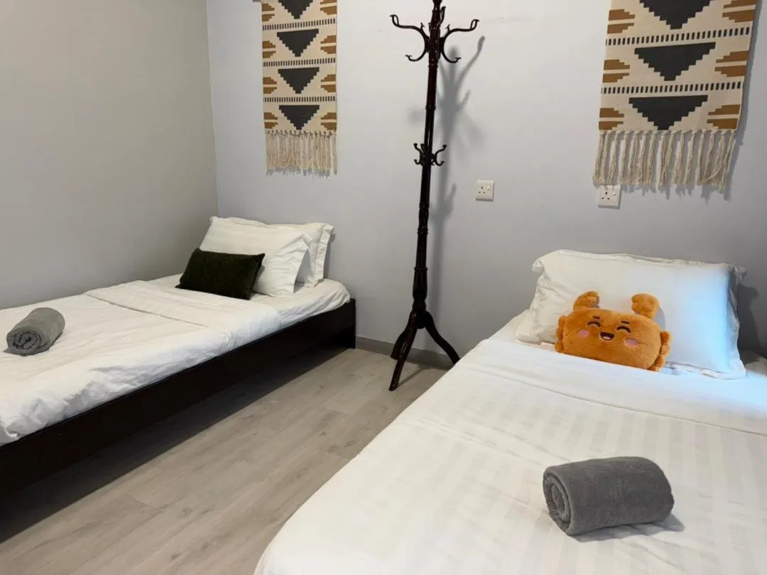 Bed in Luca Suites - Jesselton Quay