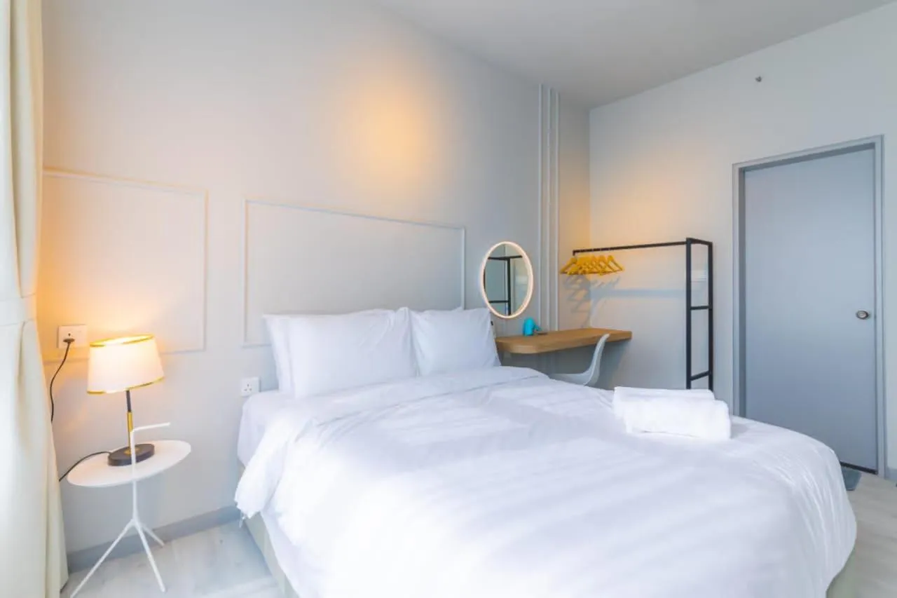 Bed in TF Sunset Ocean View Homestay - Jesselton Quay