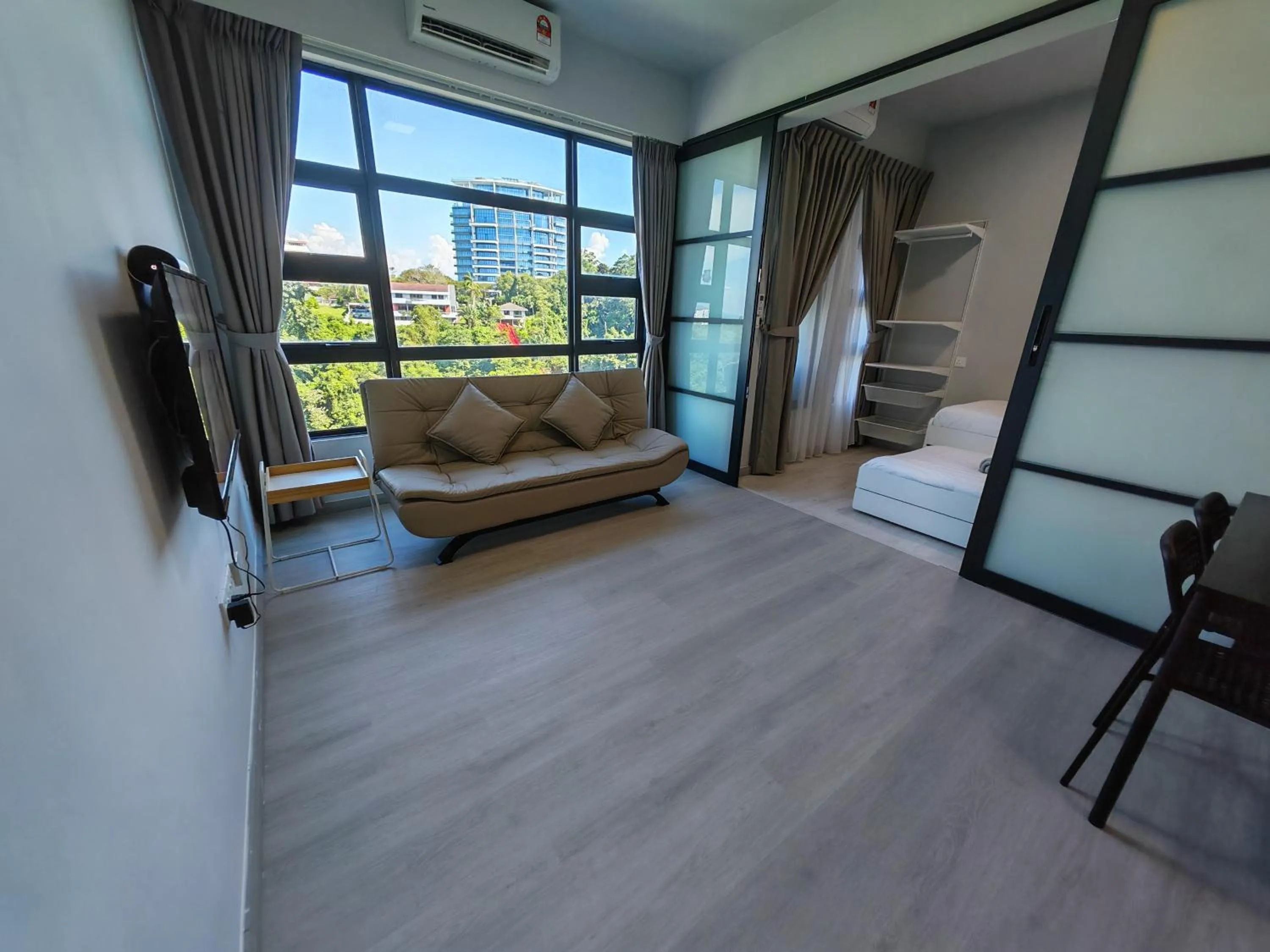 Bed in Luca Suites - Jesselton Quay