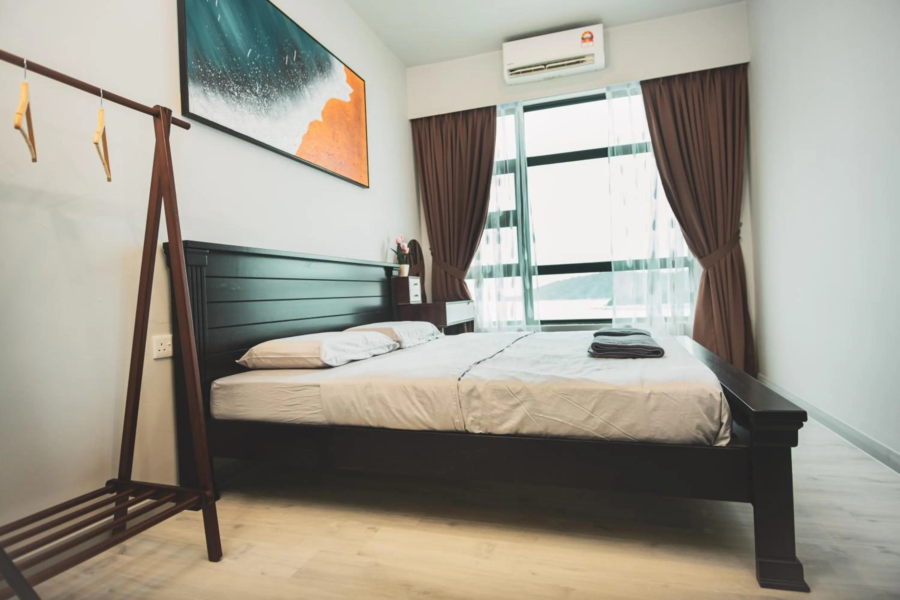 Bed in TF Sunset Ocean View Homestay - Jesselton Quay