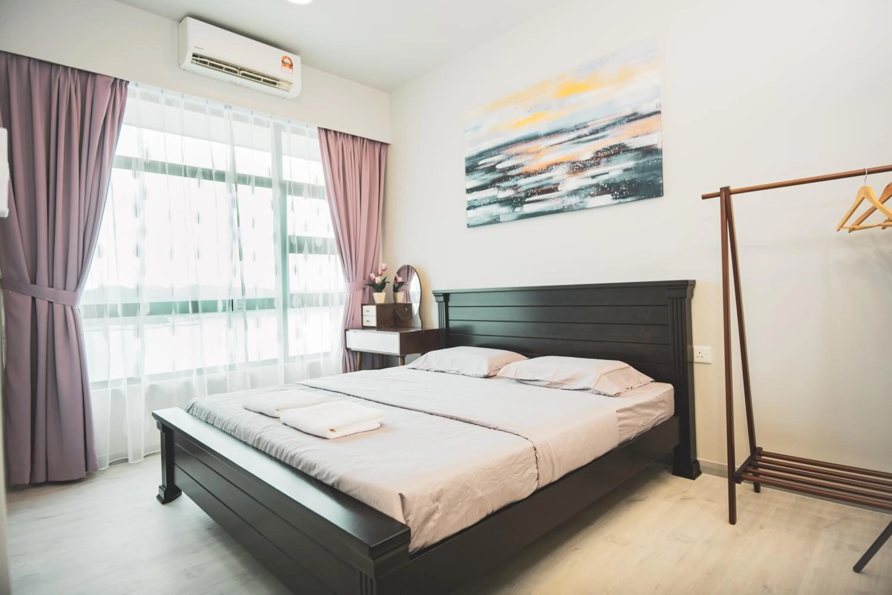 Bed in TF Sunset Ocean View Homestay - Jesselton Quay