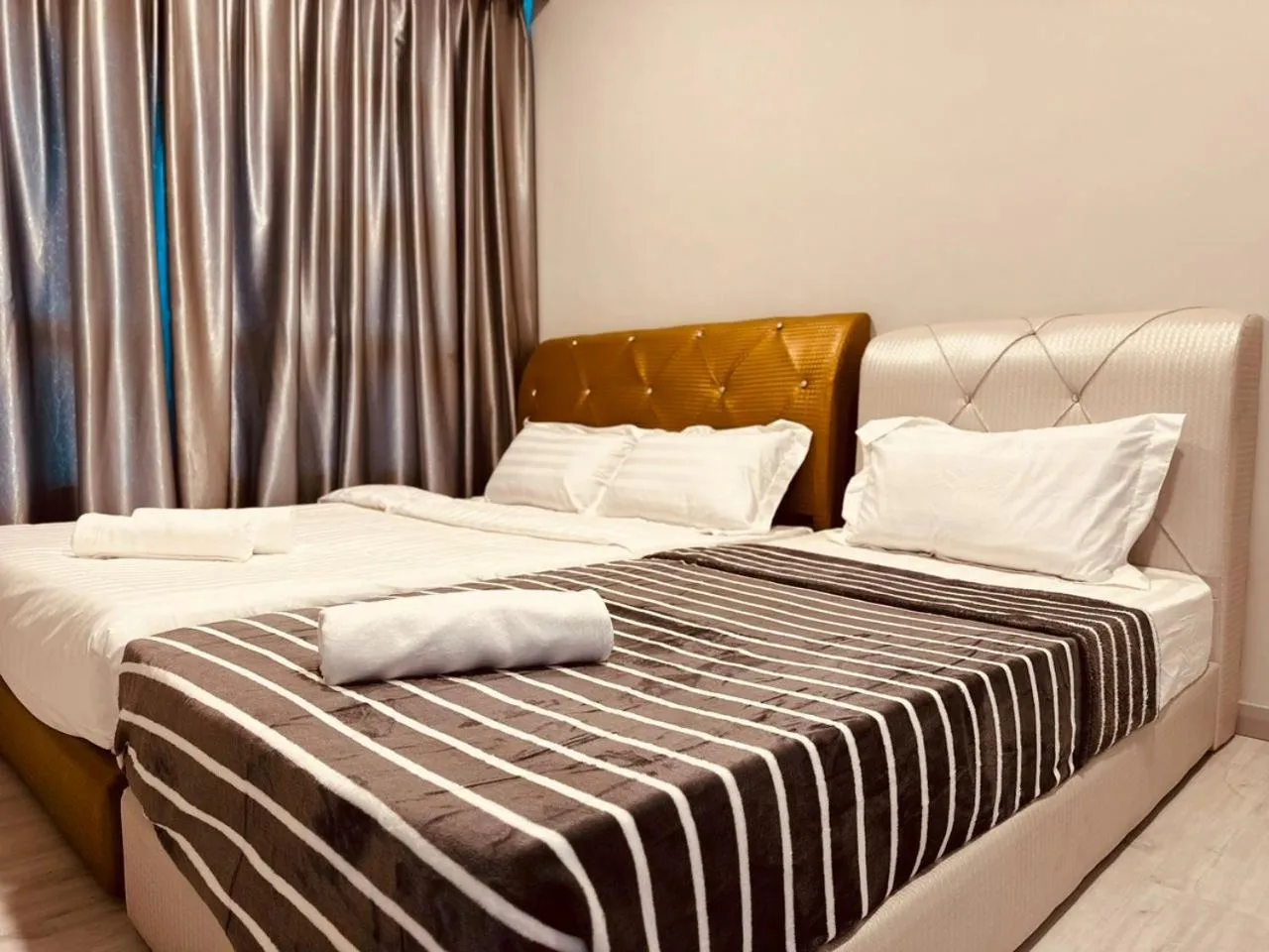 Bed in TF Sunset Ocean View Homestay - Jesselton Quay