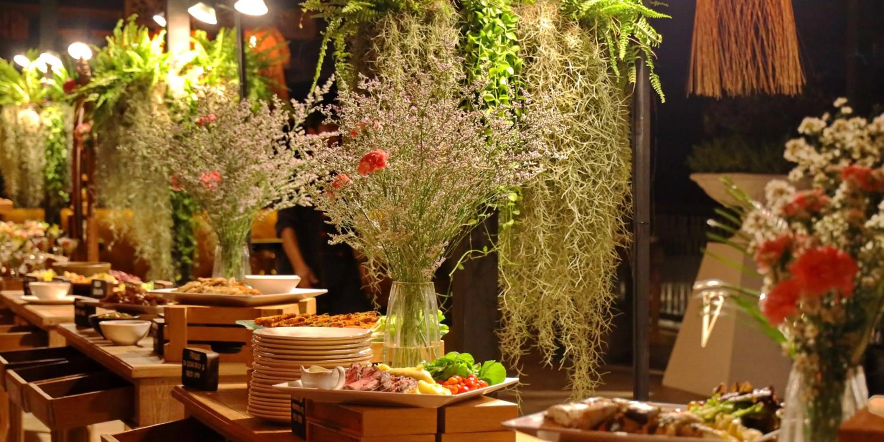 Restaurant/places to eat in Vannee Golden Sands Beachfront Resort