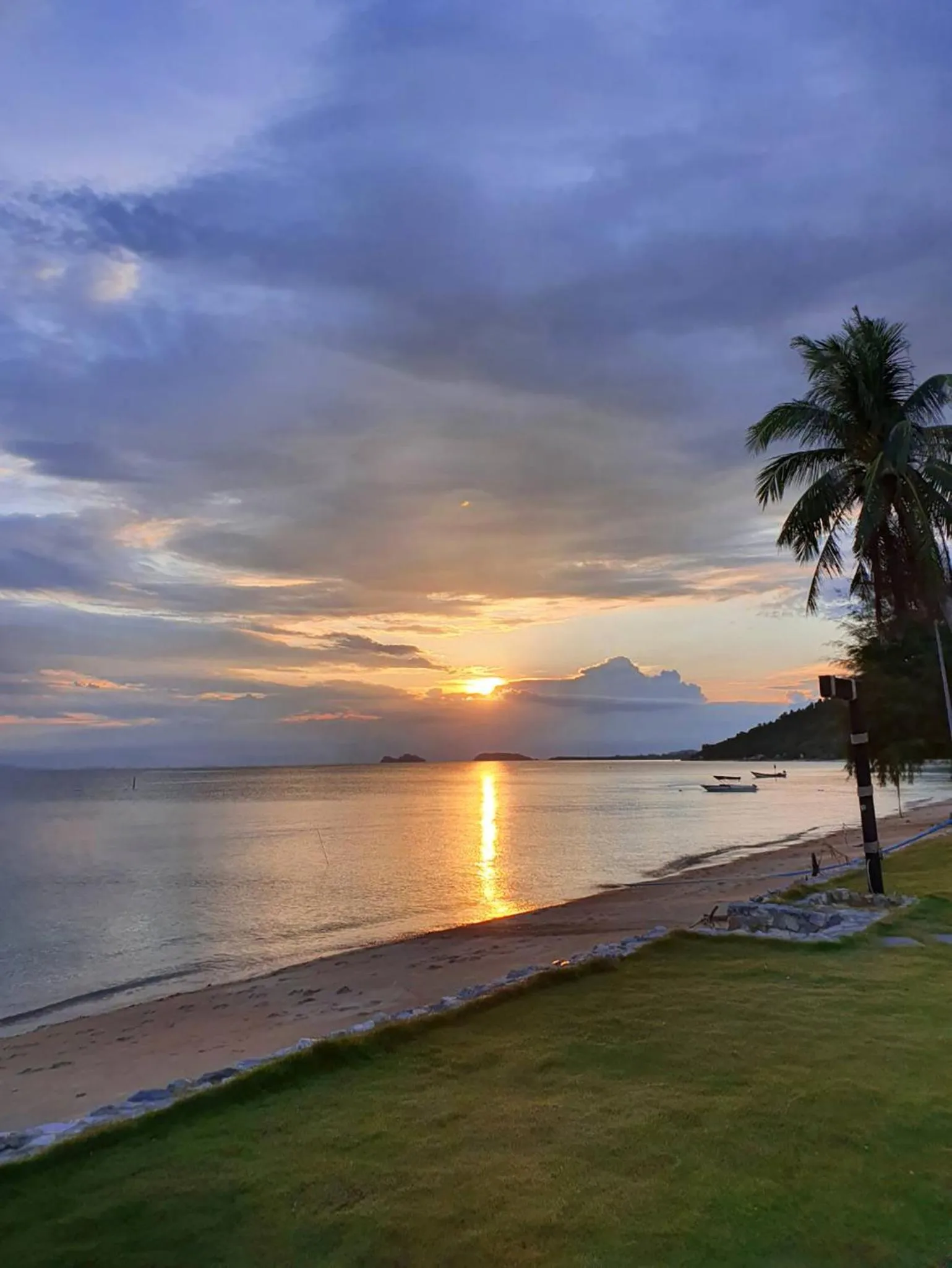 Beach in Vannee Golden Sands Beachfront Resort