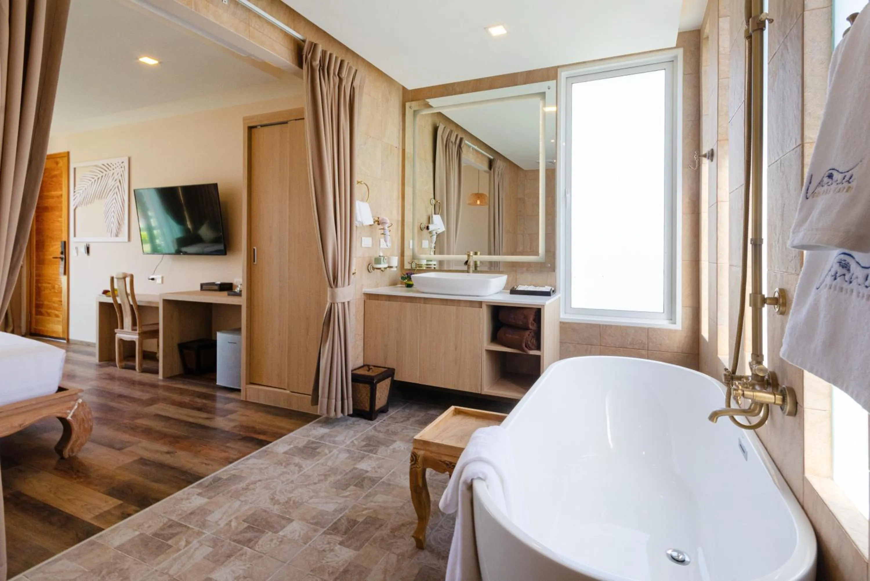 Bathroom in Vannee Golden Sands Beachfront Resort