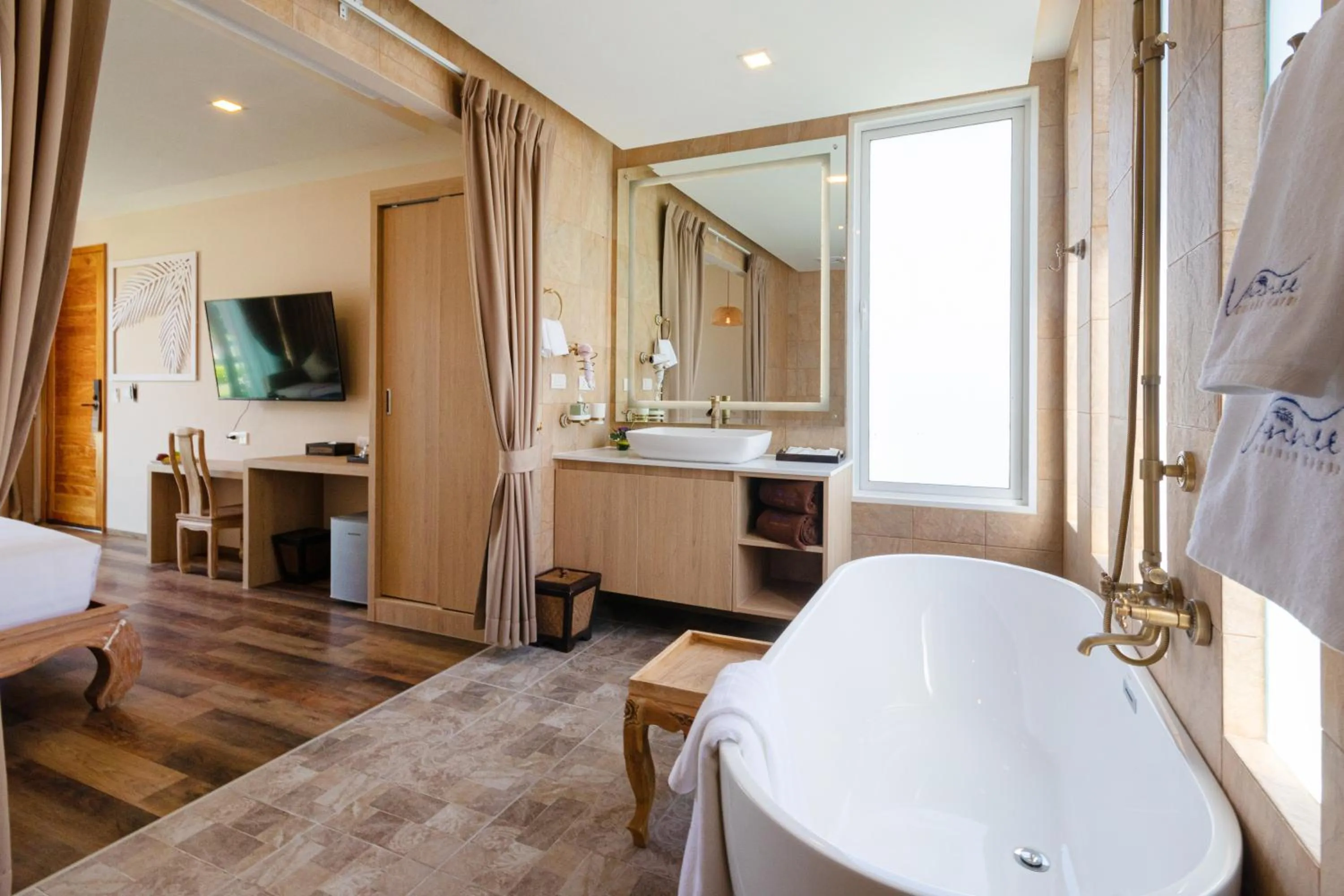 Bathroom in Vannee Golden Sands Beachfront Resort